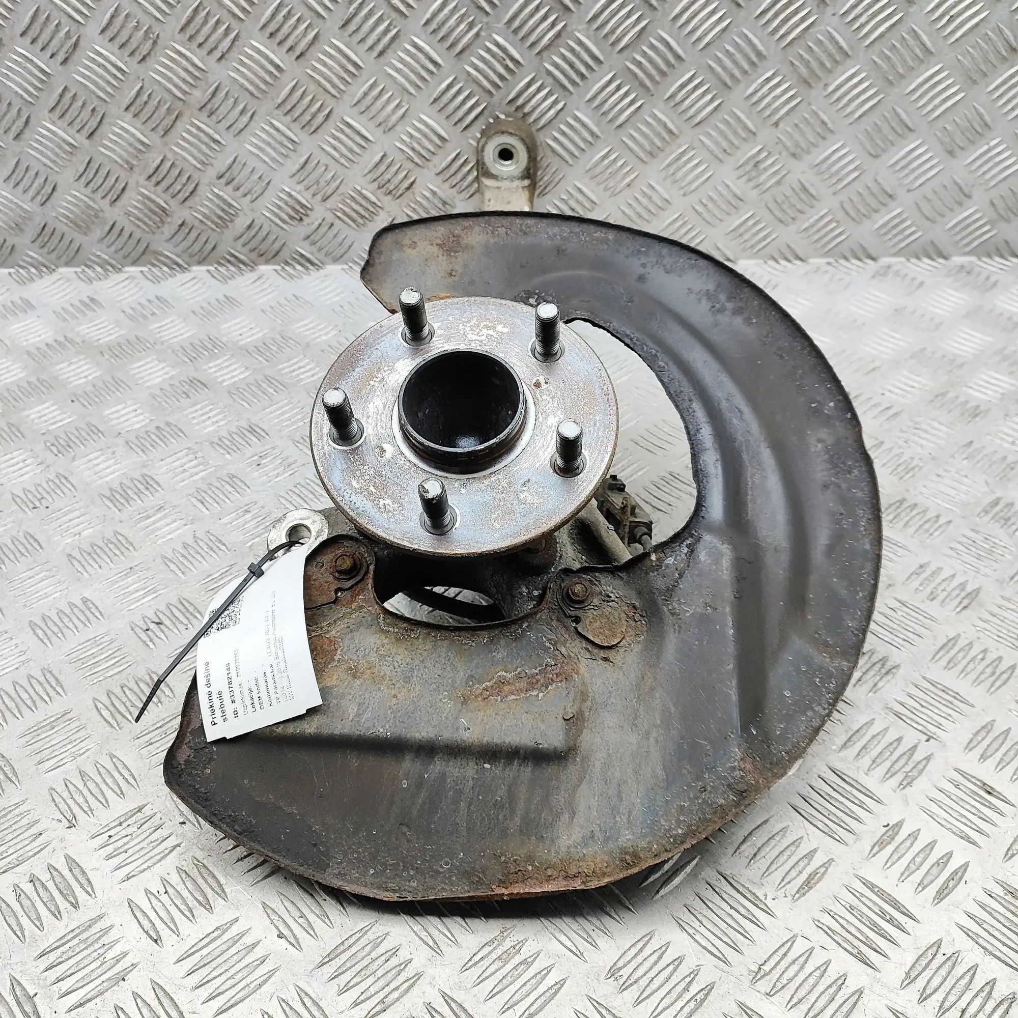 Lexus RC Front Right Wheel Hub 43201-24010 Front Right Wheel Hub LEXUS RC (_C1...