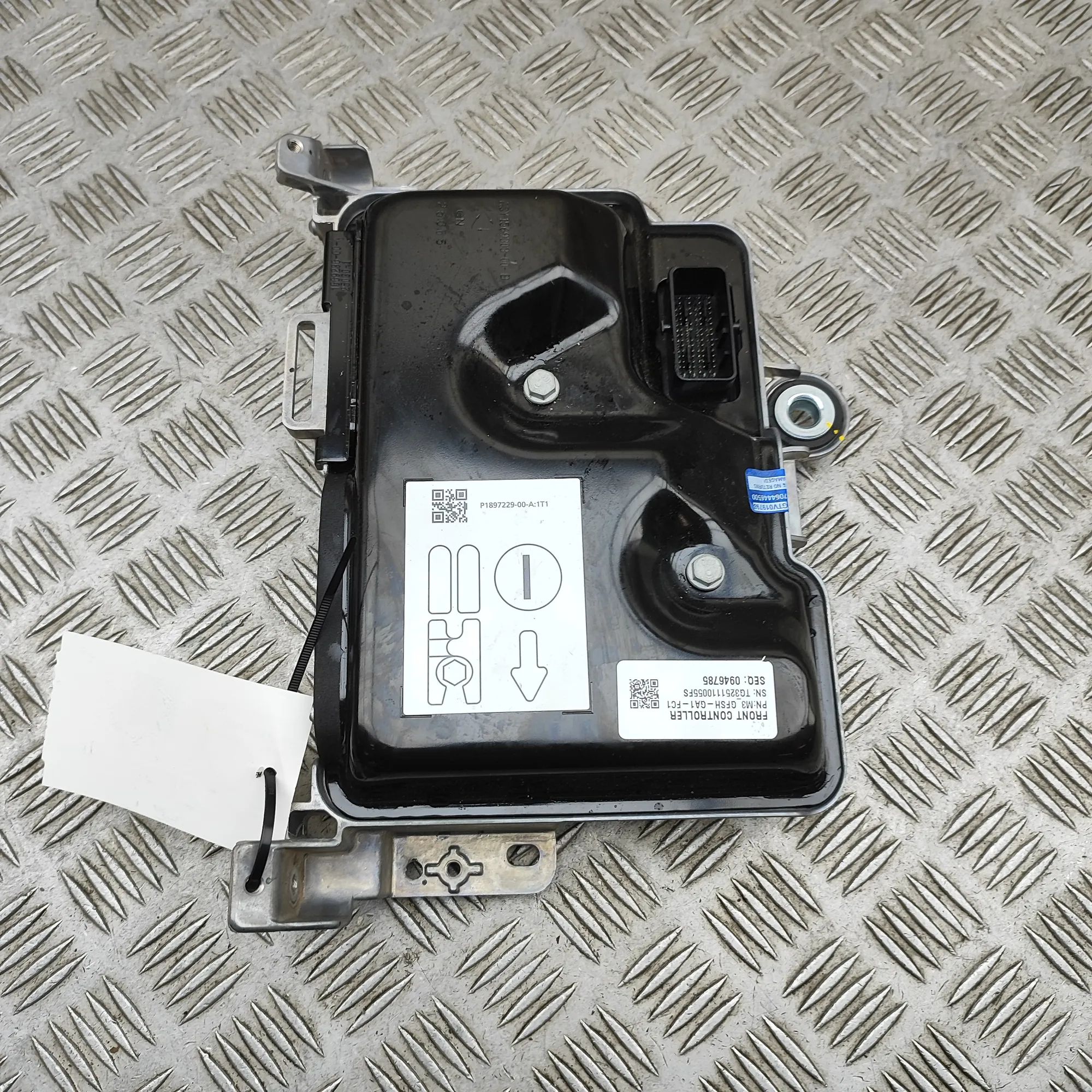 Tesla Model 3 Comfort Control Unit M3GFSH-GA1-FC1, 1897229-00-A, M3-GFSH-GA1-FC1 C...