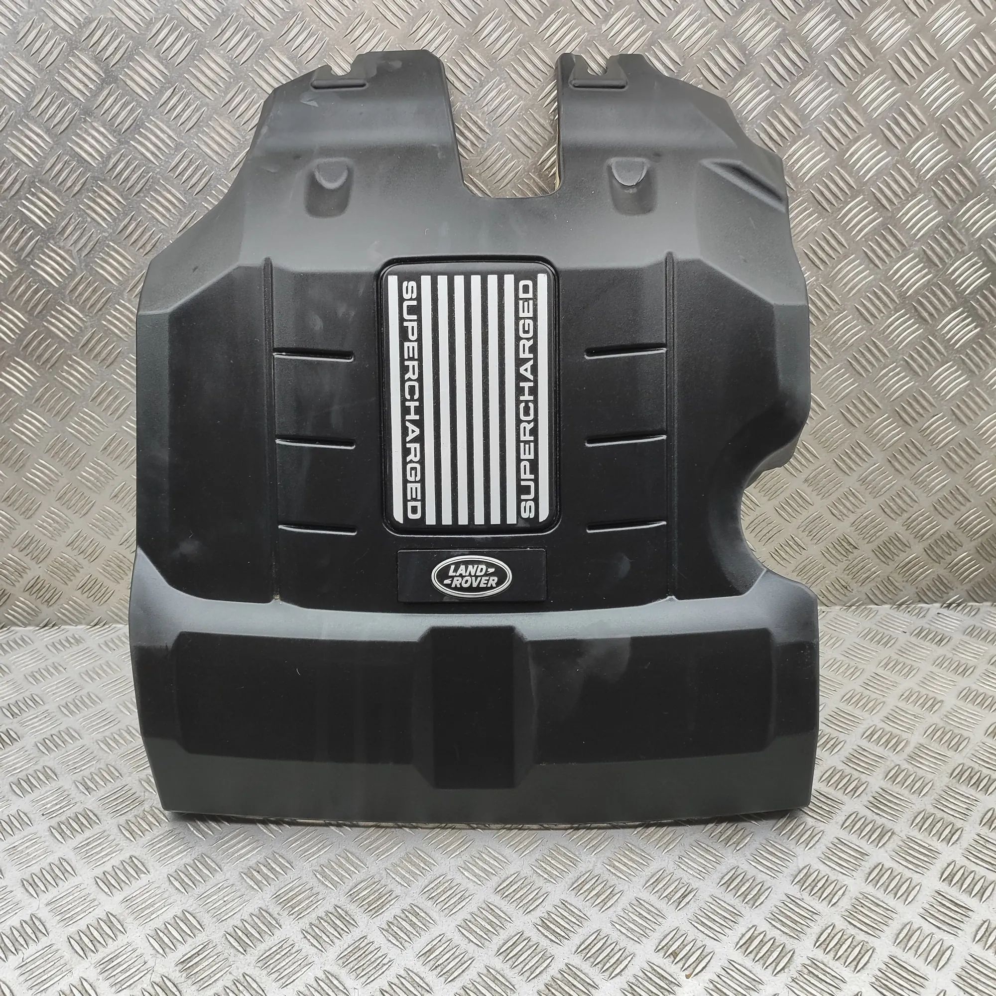 Land Rover Defender Engine cover CPLA-6A949-BA-SC, CPLA-6A949-AA-NA Engine Cover...