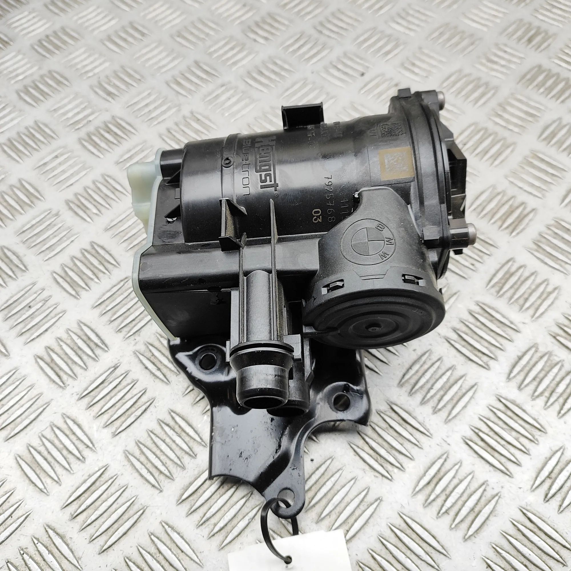 BMW X6 (G06) Oil Seperator 7925768 Oil Seperator BMW X6G06 (2019-...)

Par...