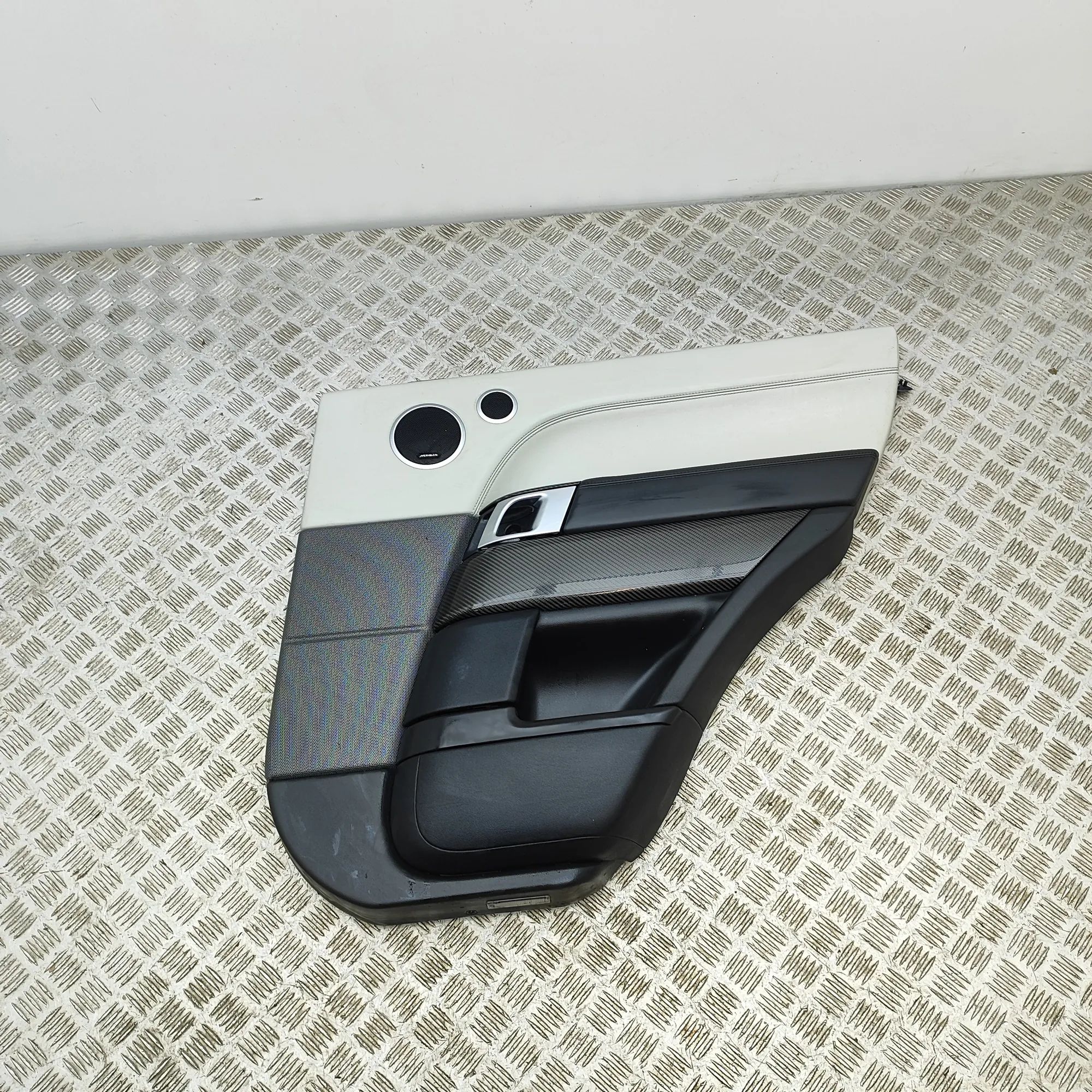 Land Rover Range Rover Sport (L494) Rear Right Door Panel LR105241 Rear Right Door Panel LAND ROVER RANGE...