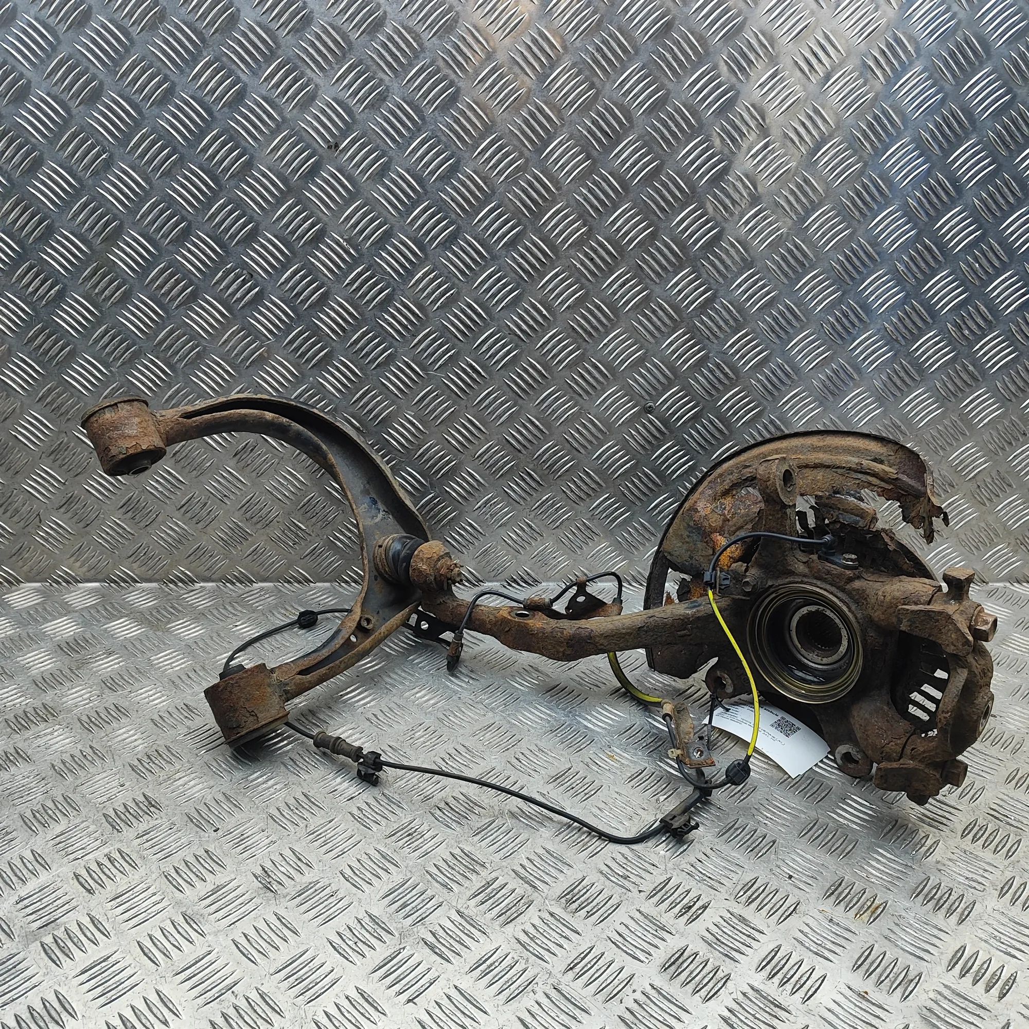 Toyota Hilux Front Left Wheel Hub 48630-0K040, 43212-KK010, 90942-02081 Front Lef...