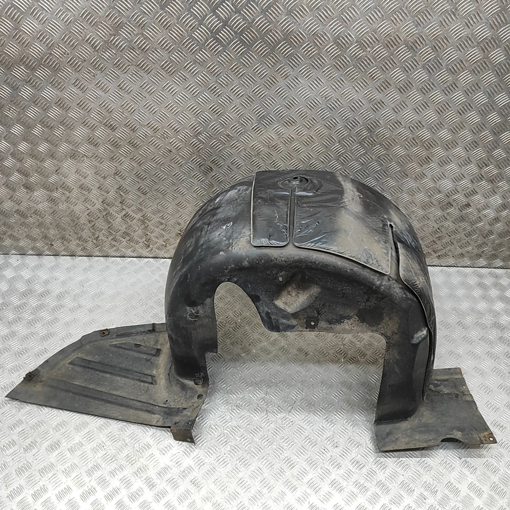 Rear Left Arch Liner Brand/Model: ASTON MARTIN DB9
Year: 2008
Engine...