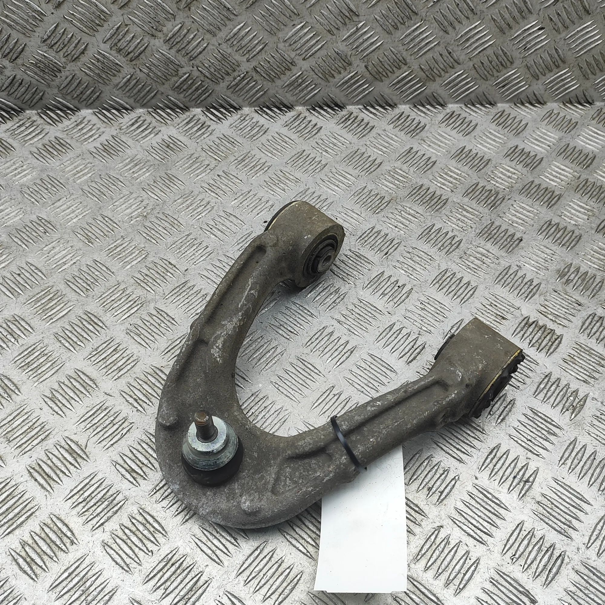 Front Right Upper Control Arm Brand/Model: ASTON MARTIN DB9
Year: 2008
Engine...