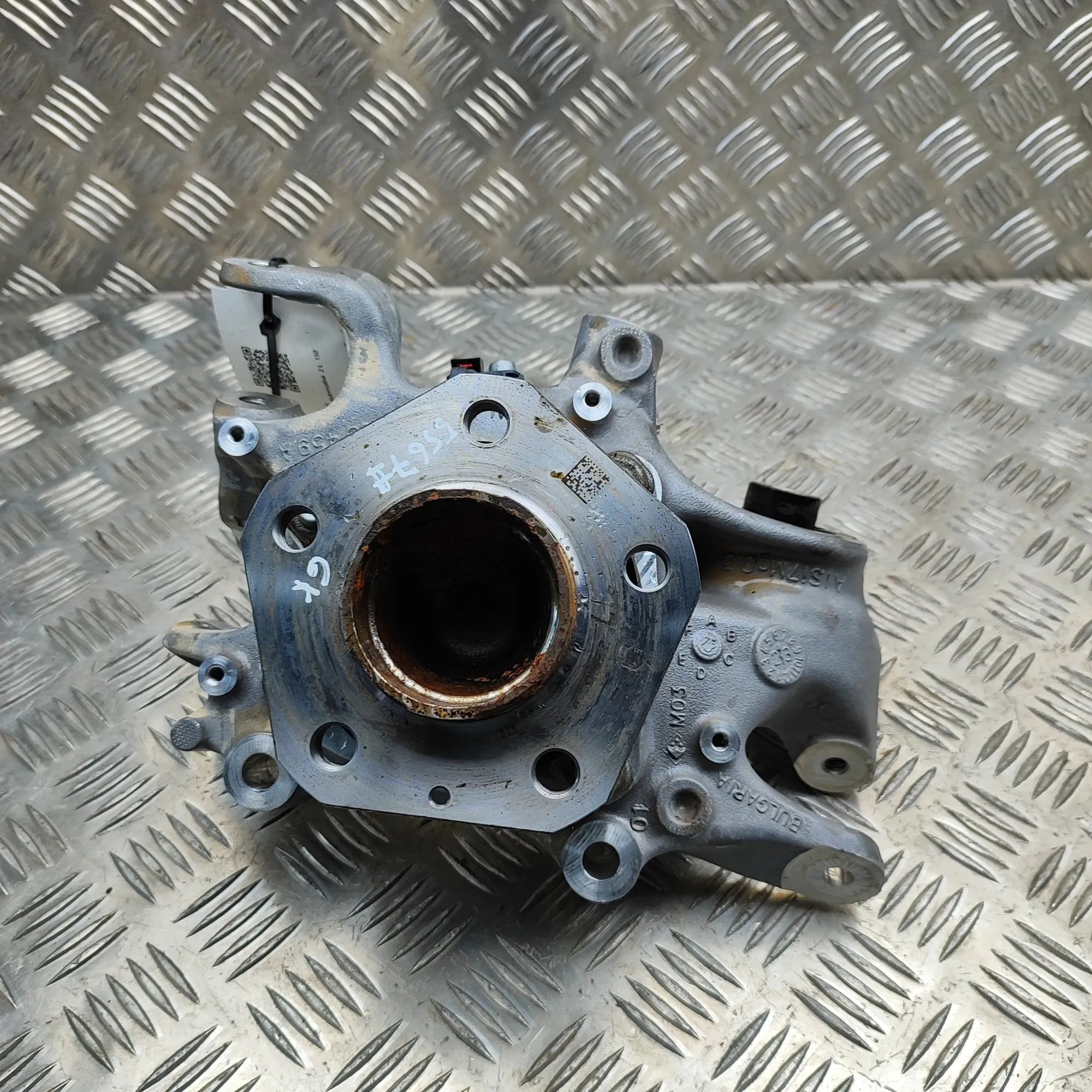 Audi A5 (B10) Rear Left Wheel Hub Spindle 8B3505459A Rear Left Wheel Hub Spindle AUDI A5 ...