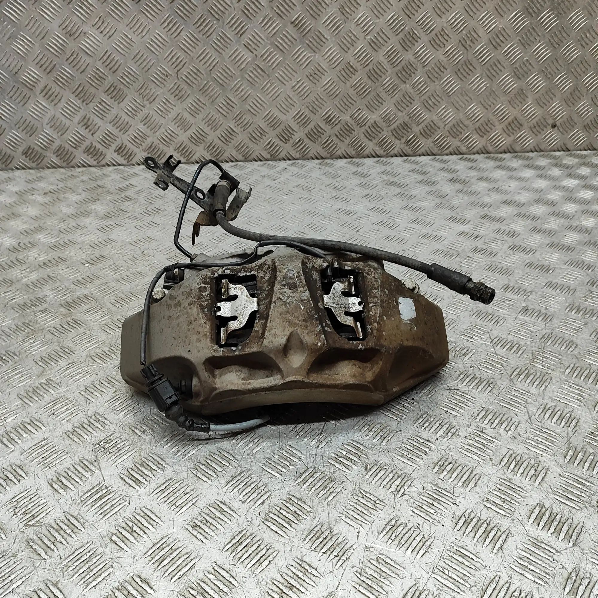 Audi e-tron Front Left Brake Caliper 4M0615107BS Front Left Brake Caliper AUDI E-TRO...