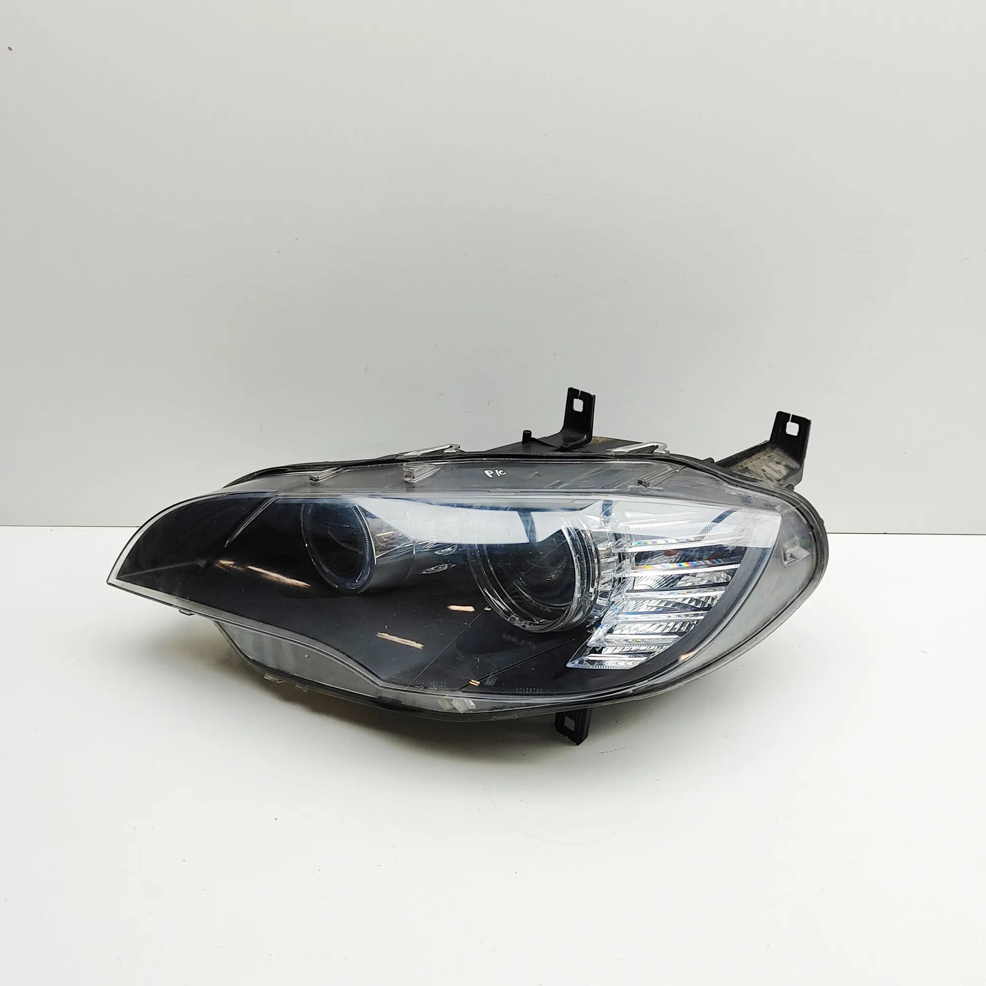 BMW X6 (E71 / E72) Front Left Headlight 5DV009610, 7287011 Front Left Headlight BMW X6 ...