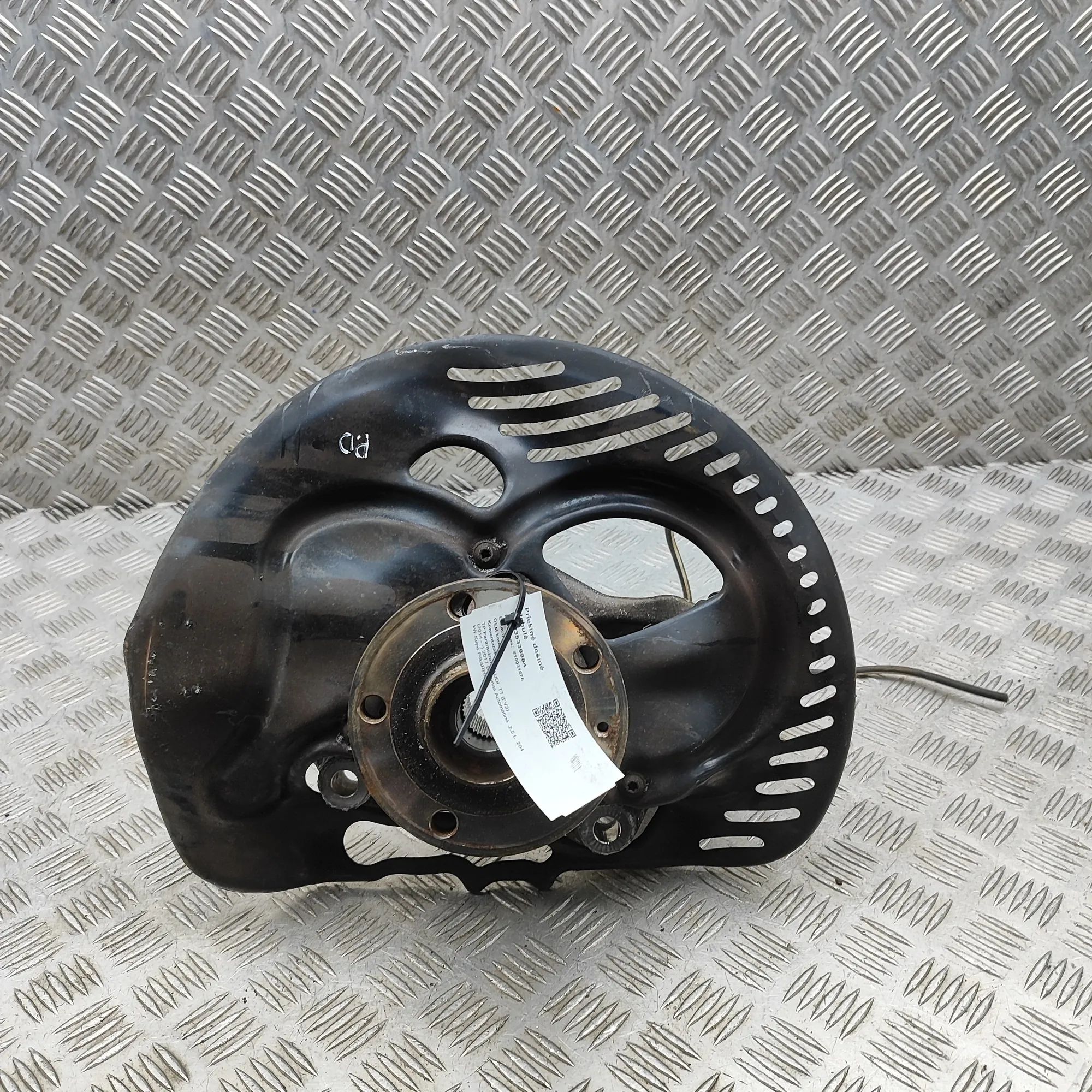 Audi TT (8S) Front Right Wheel Hub 5WA407621A, 8S0407254F Front Right Wheel Hub AU...