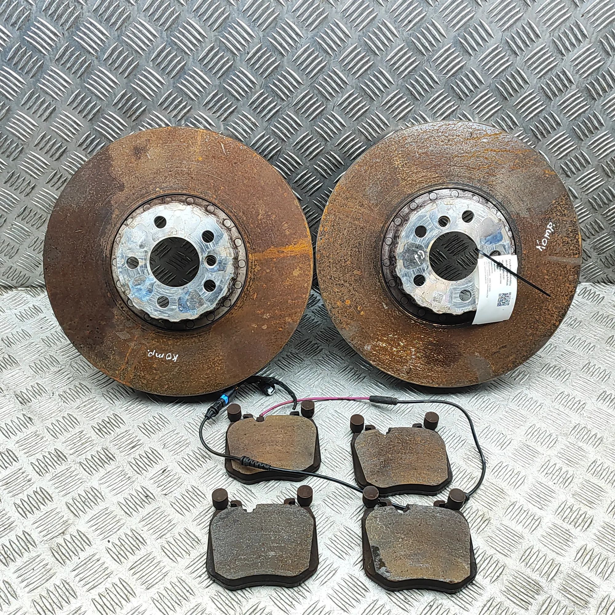 BMW 5 (G30 / G31) Front Brake Disc Kit 8840311, 8840312 Front Brake Disc Kit BMW 5 SER...