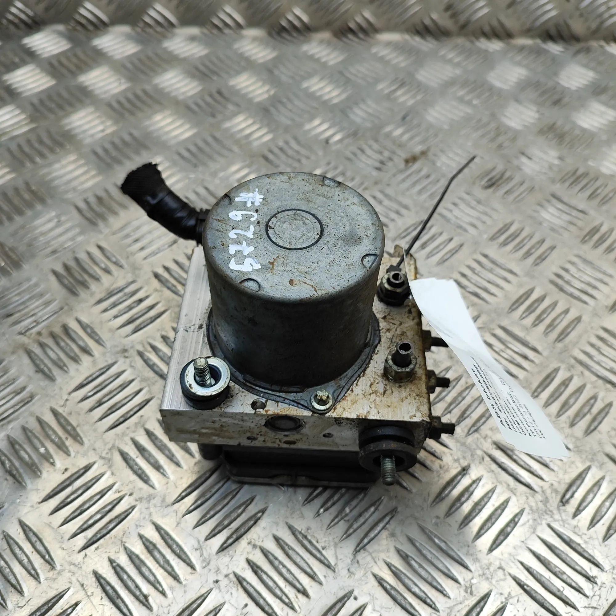 Isuzu  D-Max ABS hydraulic pump 0265956879, 8-98395-080-2, 8983950802, 3330A200...