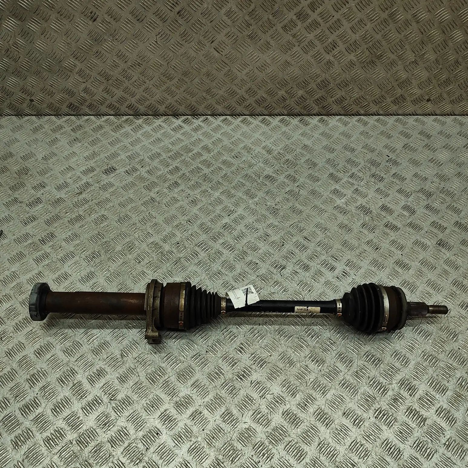 Volkswagen Transporter (T6, Caravelle, Multivan) Front Right Driveshaft 7LA407272M Front Right Driveshaft VW TRANSPORTE...