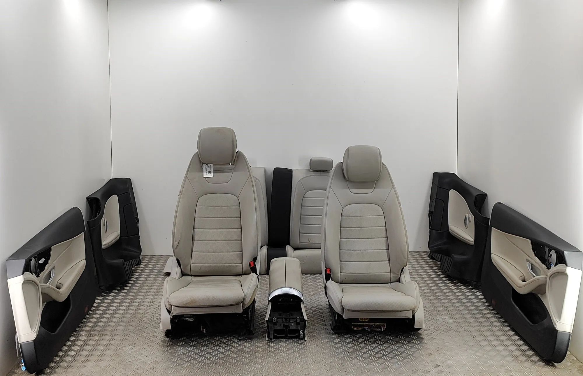 Mercedes-Benz A (W176) Interior Seats W/ Door Cards Kit A2059207900, A2056900353, A2056900453, A2057209...