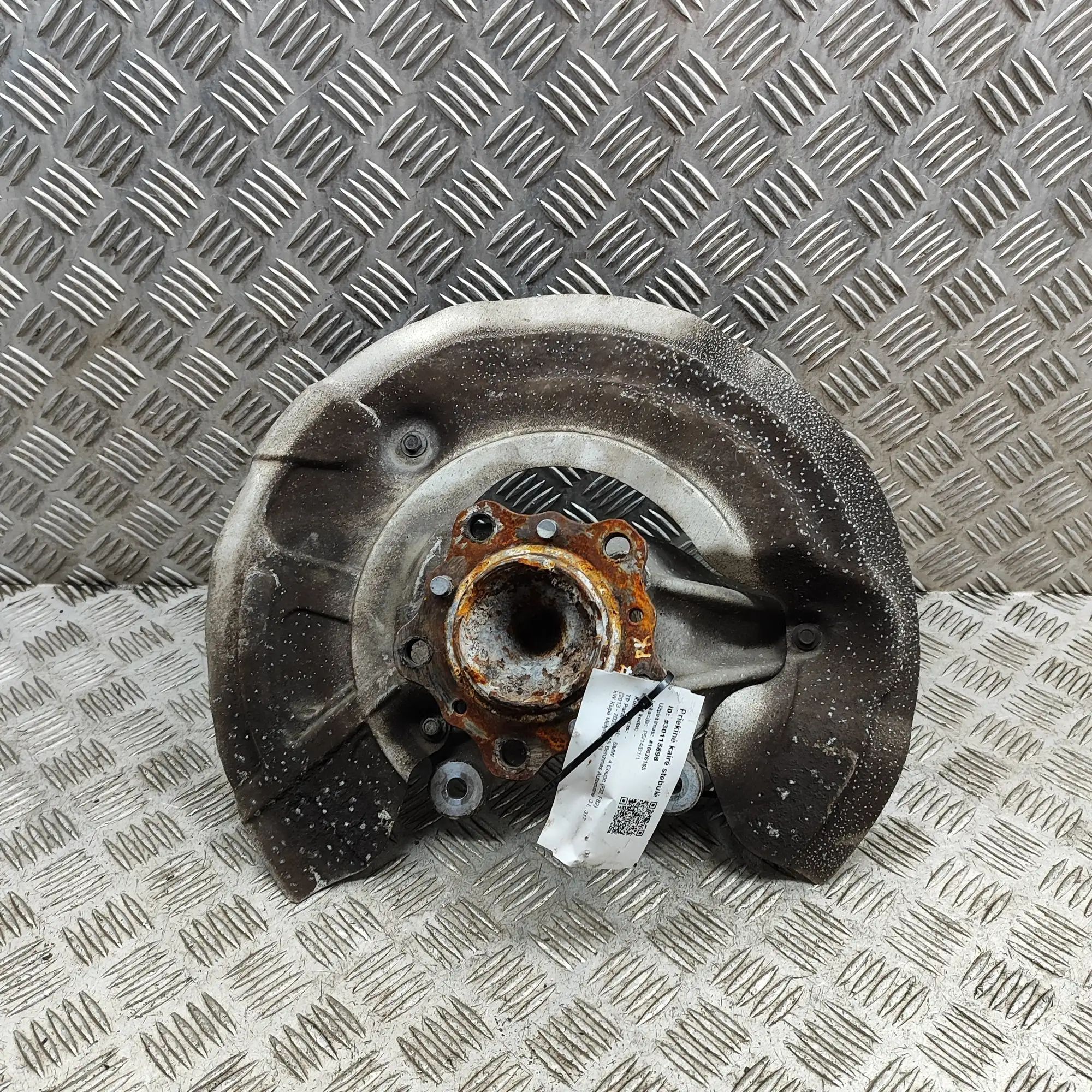 BMW 4 (F32 / F33 / F36) Front Left Wheel Hub 2284001, 7857506 Front Left Wheel Hub BMW 4 SER...