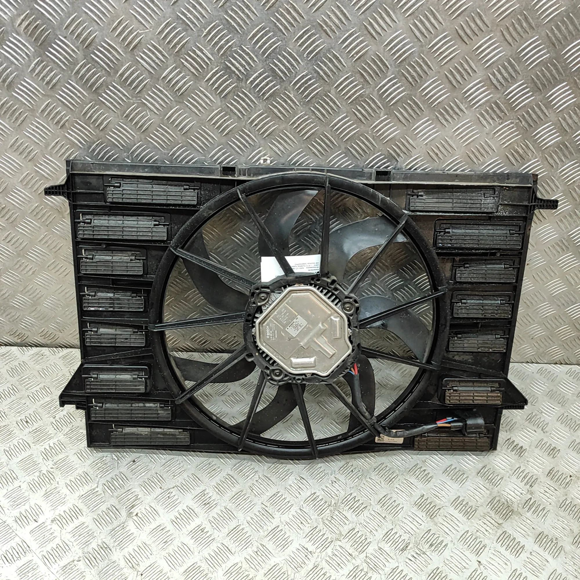 Audi Q7 (4M) Engine Cooling Fan Shroud 3135103831, 3136613396, 3137232008, 1137328524,...