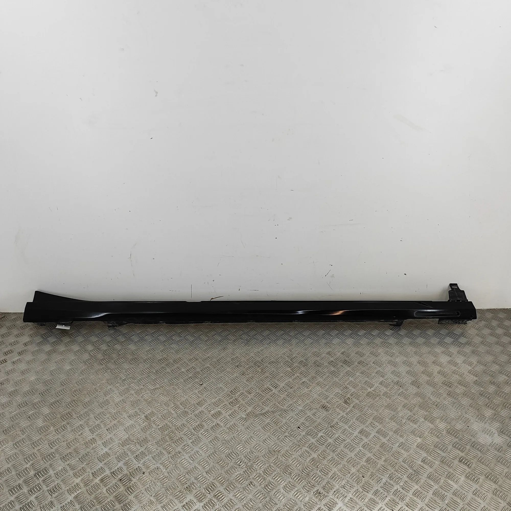 BMW iX (I20) Right Side Plastic Sideskirt Cover 5A3F262 Right Side Plastic Sideskirt Cover BMW ...