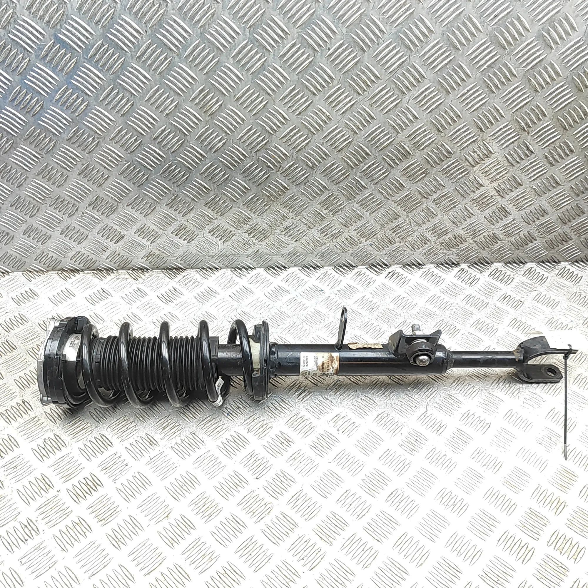 BMW 5 (G30 / G31) Front Left Shock Absorber 5B34172, 5A135C3 Front Left Shock Absorber BMW ...