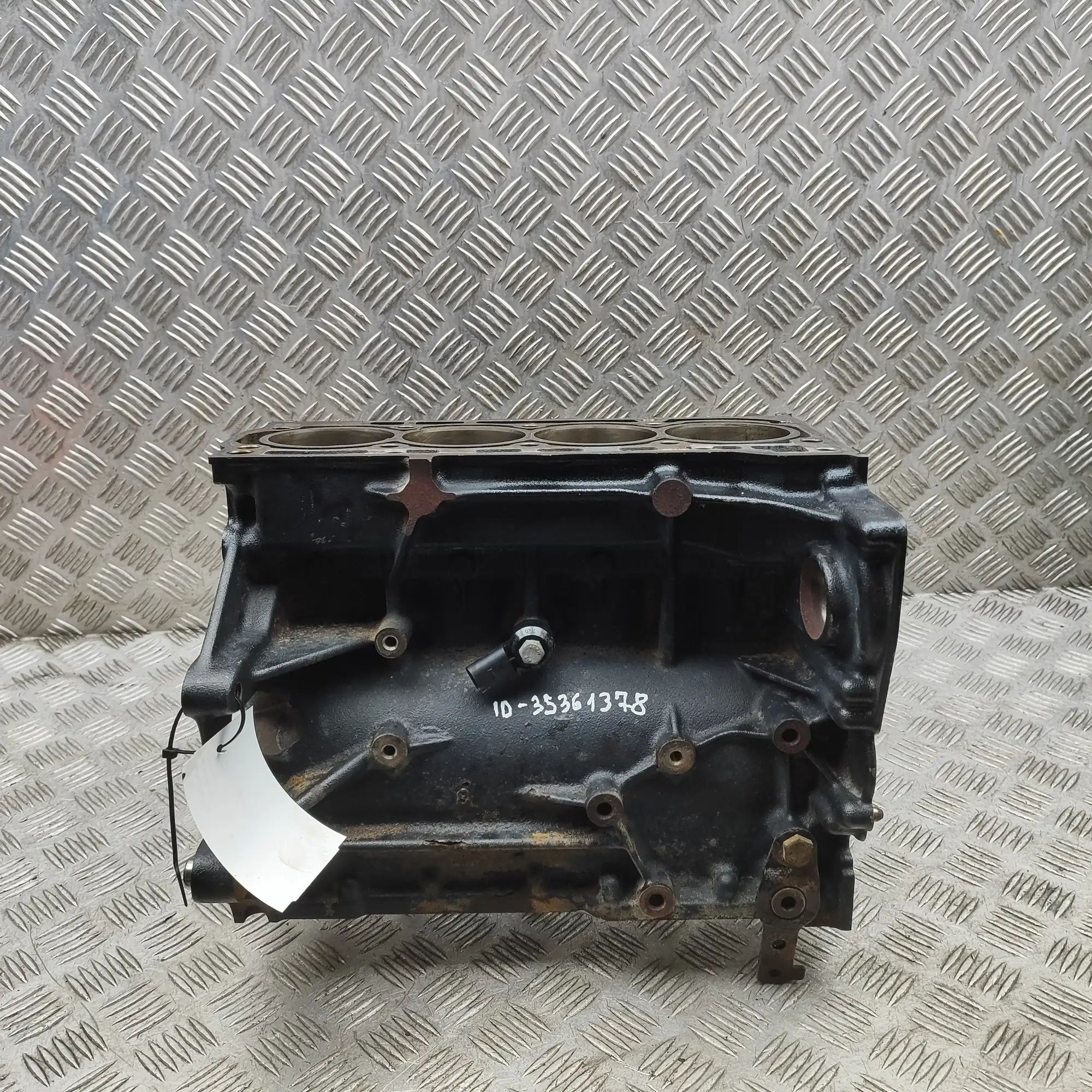 Volkswagen Scirocco moottorilohko 03C103011AS Engine Block VW SCIROCCO (137, 138)...