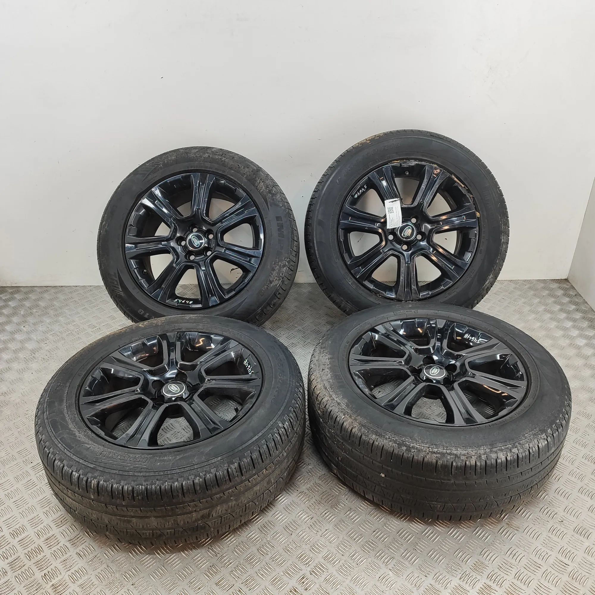 Land Rover Range Rover Evoque Alloy Wheel Set GJ32-1007-AB Alloy Wheel Set LAND ROVER RANGE R...