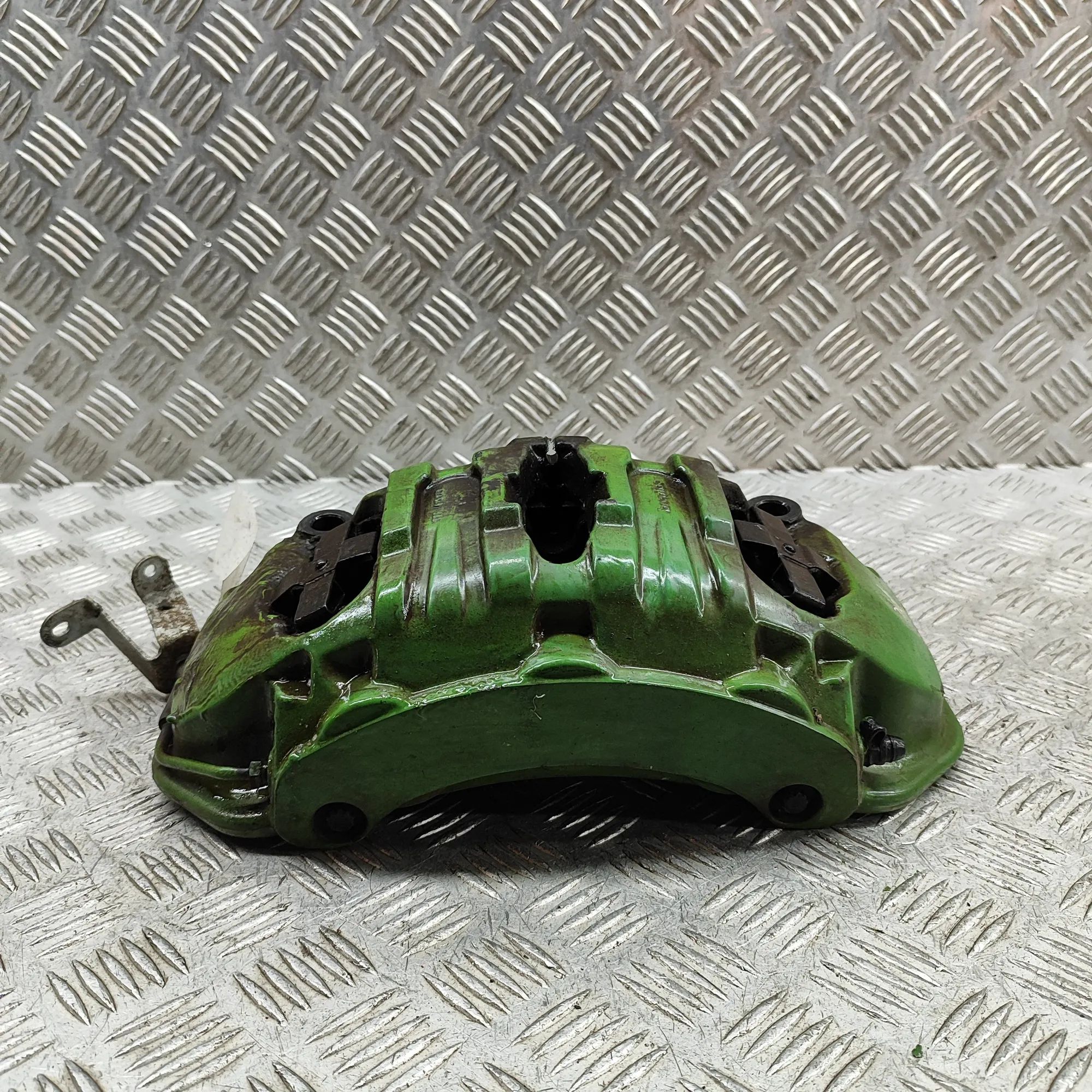 Porsche Panamera Front Left Brake Caliper 7PP615123 Front Left Brake Caliper PORSCHE PANA...