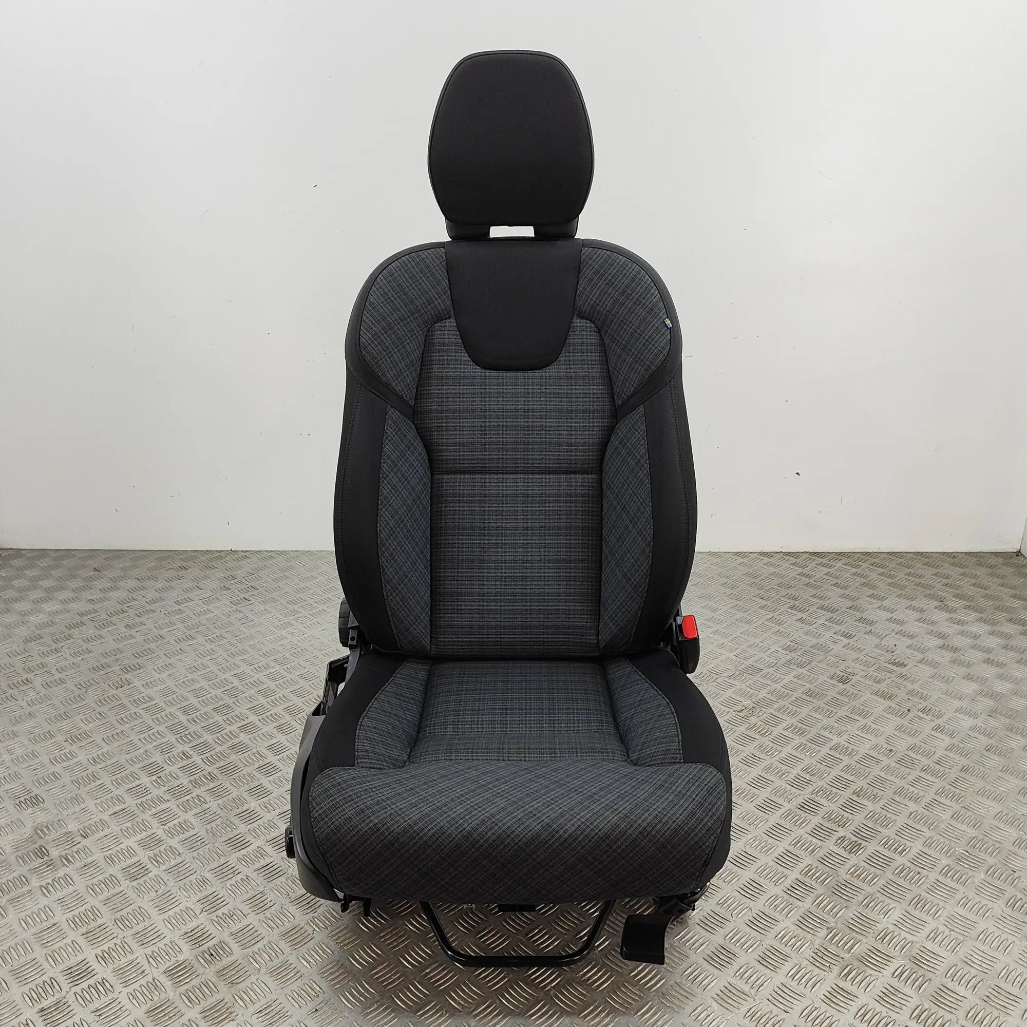 Volvo S60 Front Right Seat 31446582 Front Right Seat VOLVO V60 (II 225, 22...