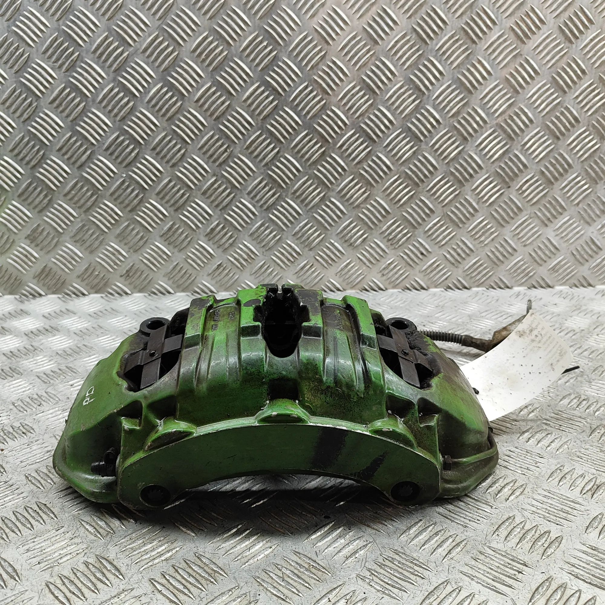Porsche Panamera Front Right Brake Caliper 7PP615123 Front Right Brake Caliper PORSCHE PAN...