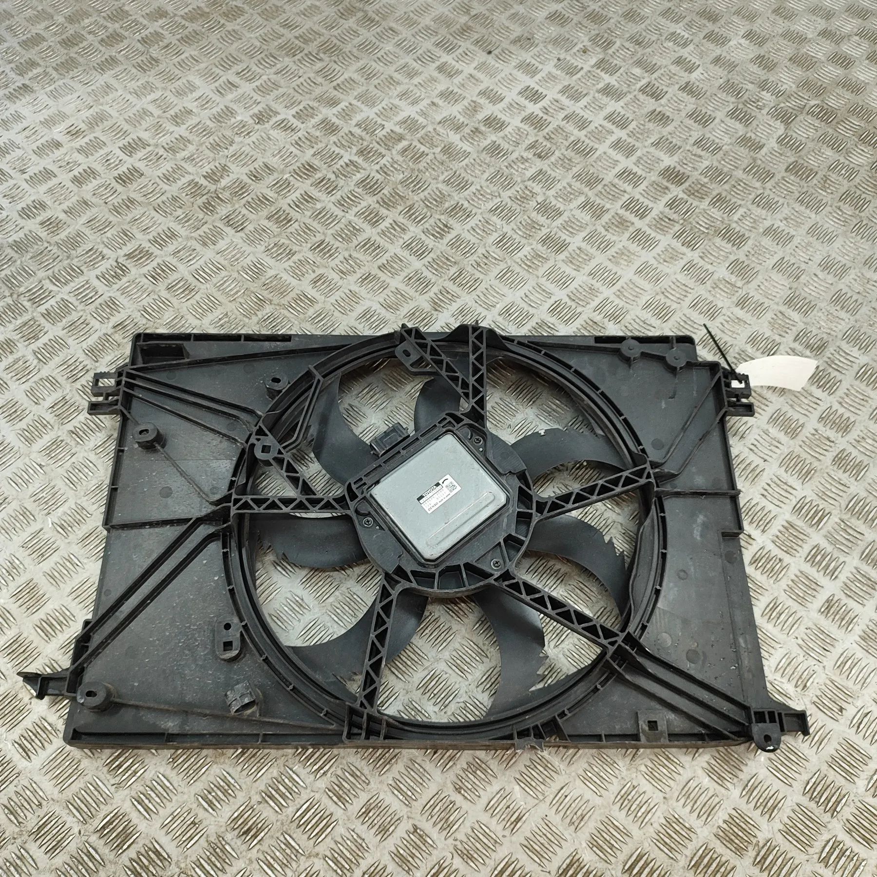 Toyota RAV4 (XA40) Engine Cooling Fan Shroud 16360-25020 Engine Cooling Fan Shroud TOYOTA RA...