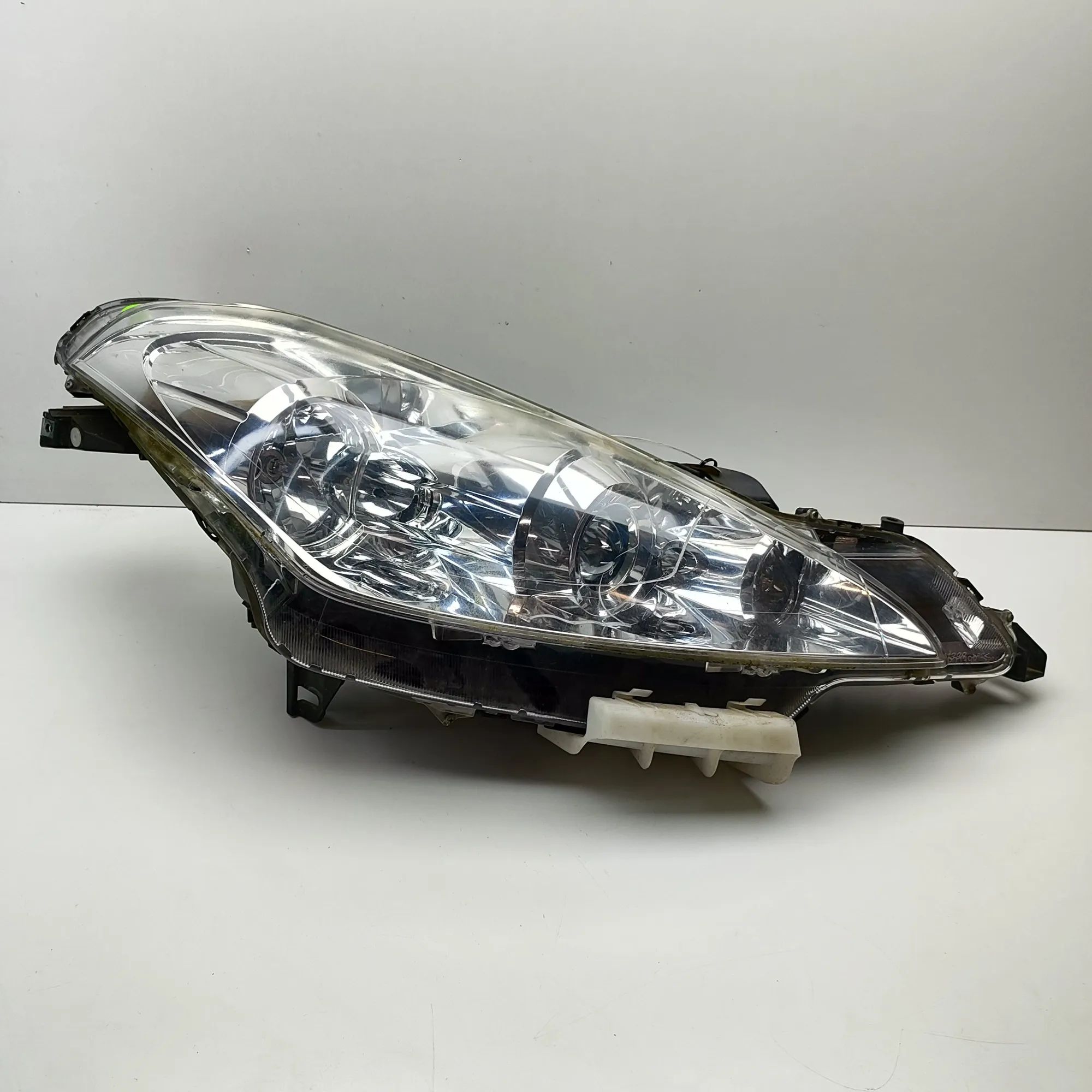 Peugeot 4007 Front Right Headlight 6206G6 Front Right Headlight PEUGEOT 4007 (GP_)...