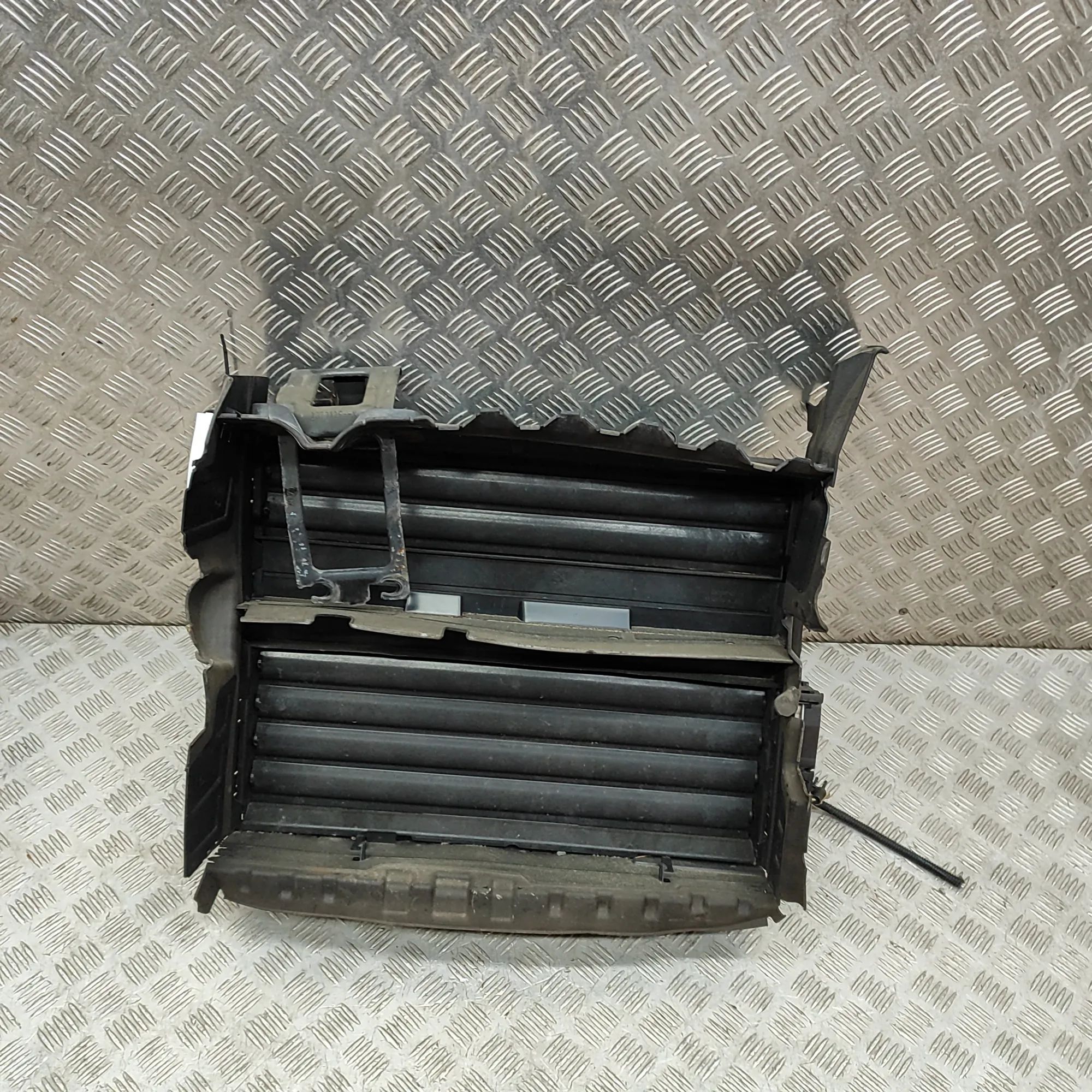 Peugeot 2008 Radiator Air Intake Channel 9829711480 Radiator Air Intake Channel PEUGEOT ...
