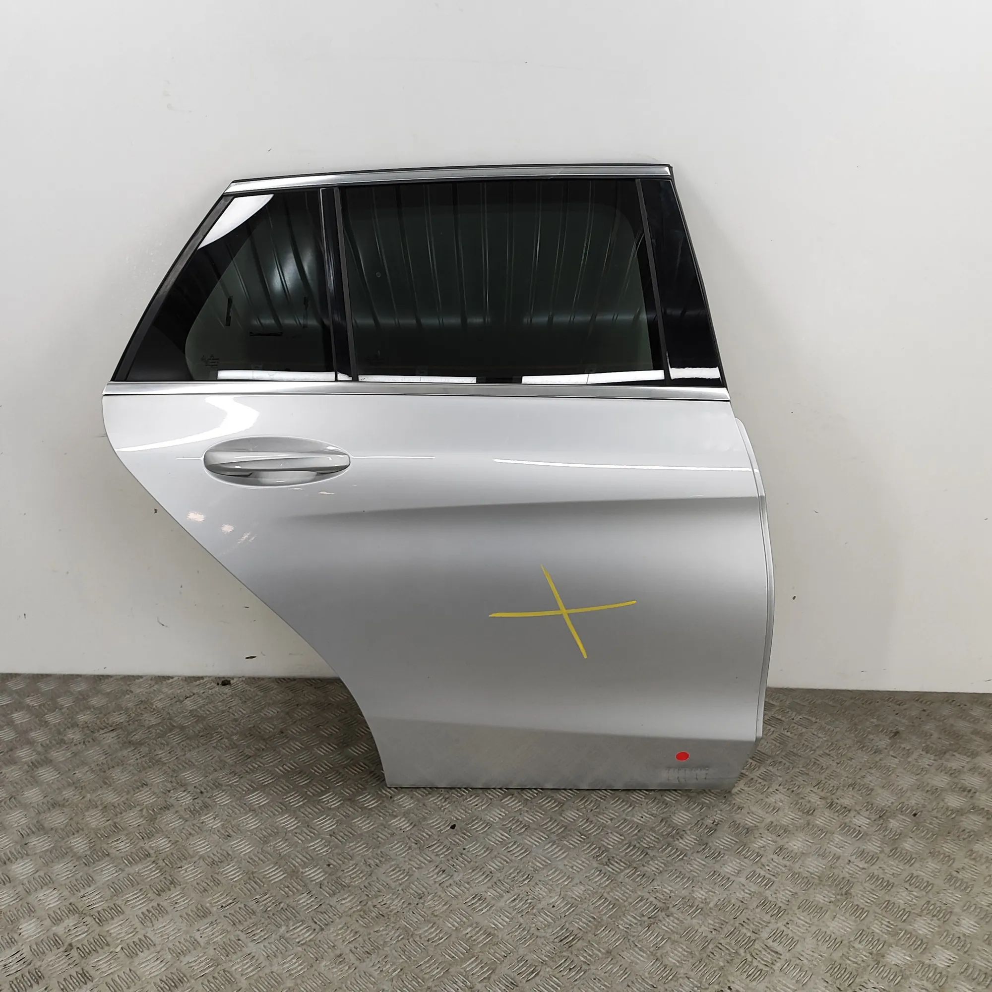 Mercedes-Benz A (W176) Rear Right Door A2055409206, A2057300279, A2057230414, A2057320...