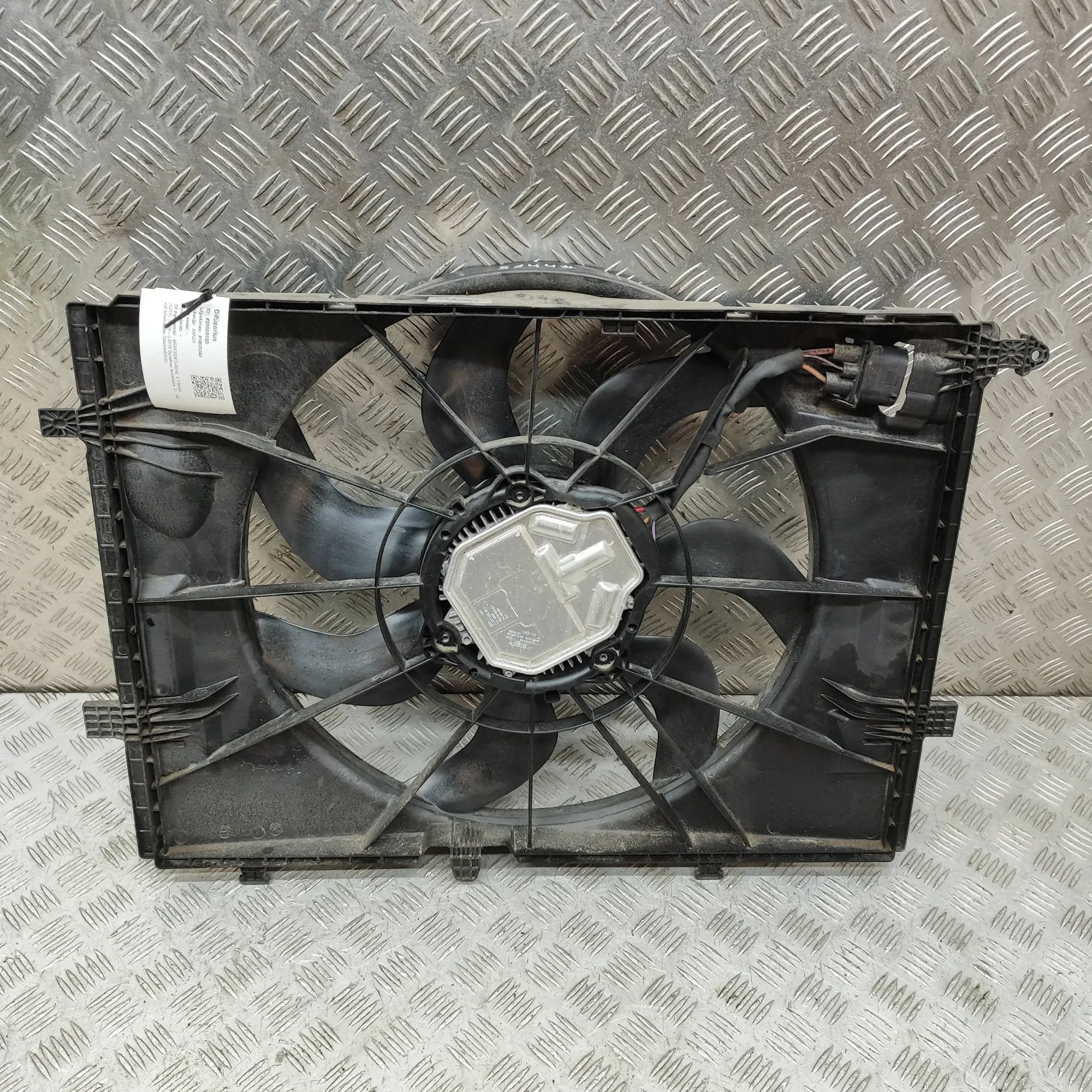 Mercedes-Benz A (W176) Engine Cooling Fan Shroud 0130707453, 3137232032, 3136613444, A0999061800...