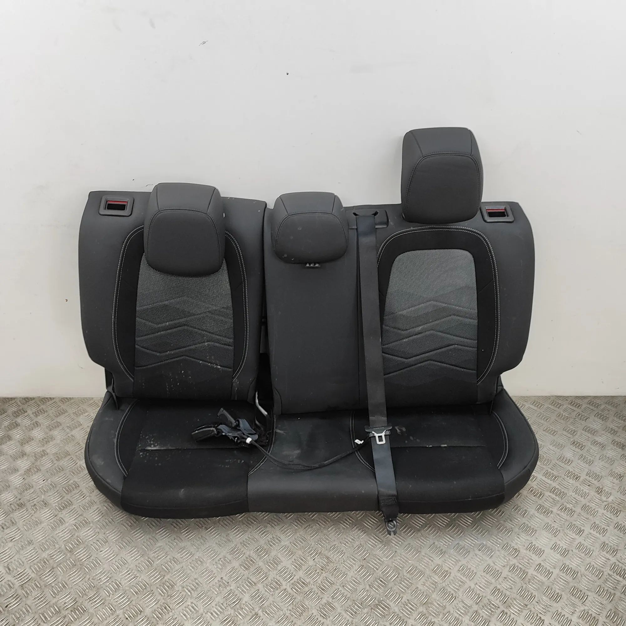 Jeep Avenger Заднее сиденье 6000633525, 6000633517, 6000633521 Rear Seat JE...