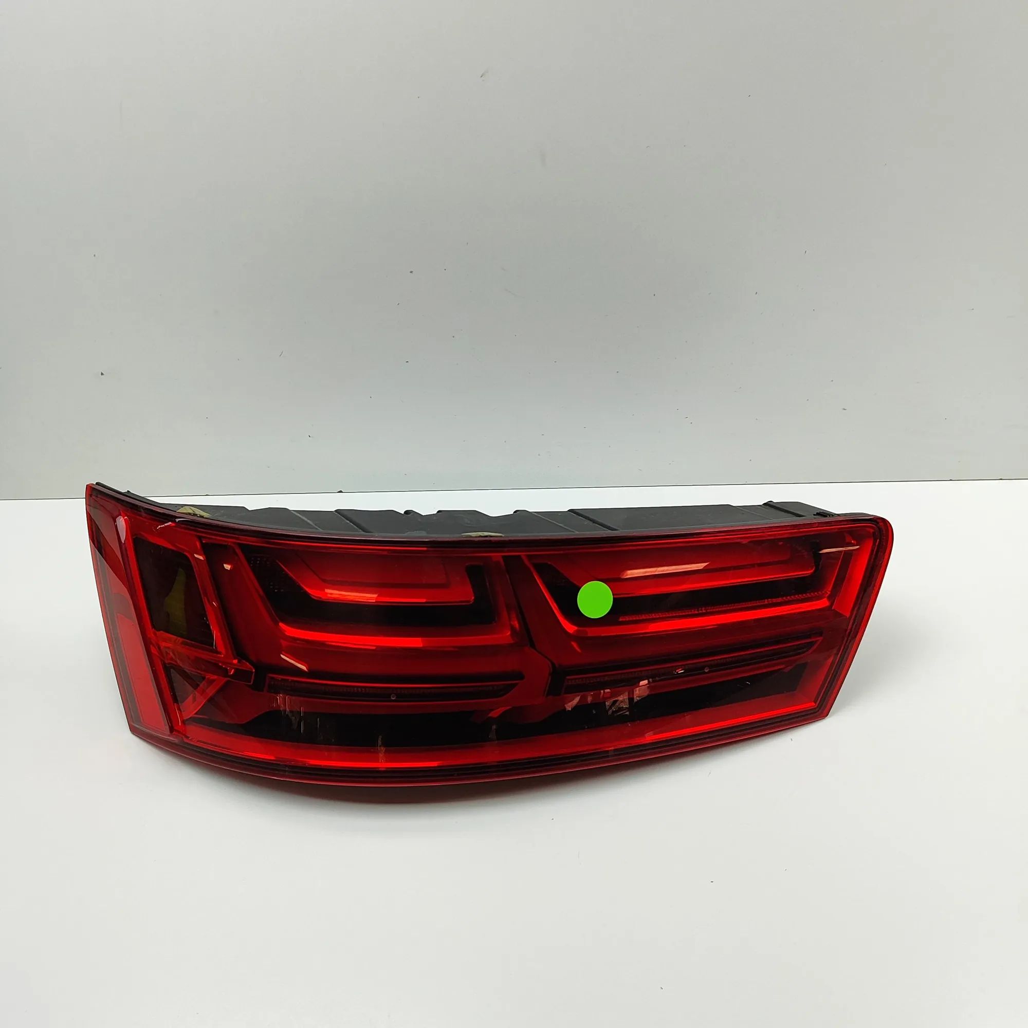 Audi Q7 (4M) Rear Left Tail Light 4M0945093E Rear Left Tail Light AUDI Q7 (4M) (2...