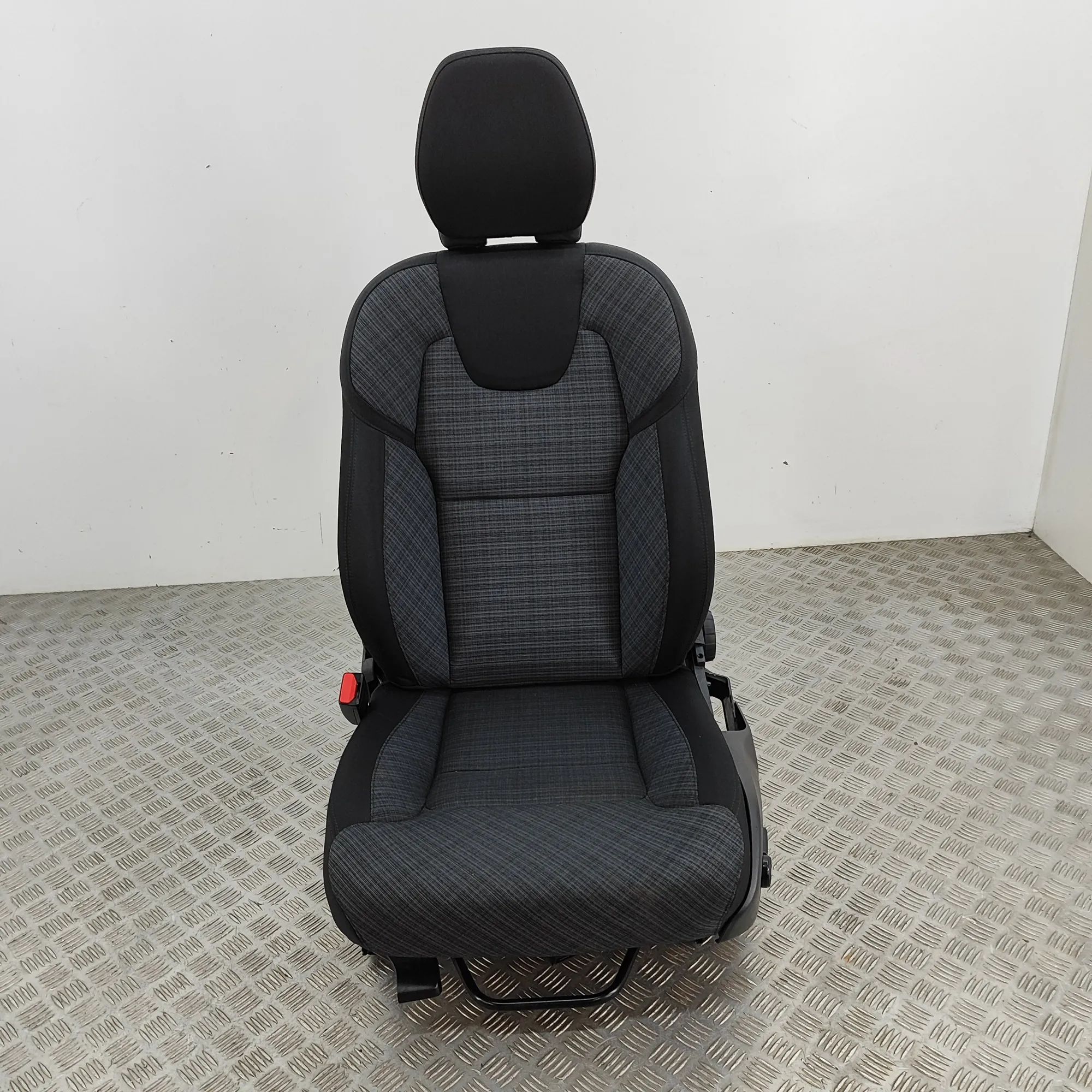 Volvo S60 Front Left Seat 31435130 Front Left Seat VOLVO V60 (II 225, 227...