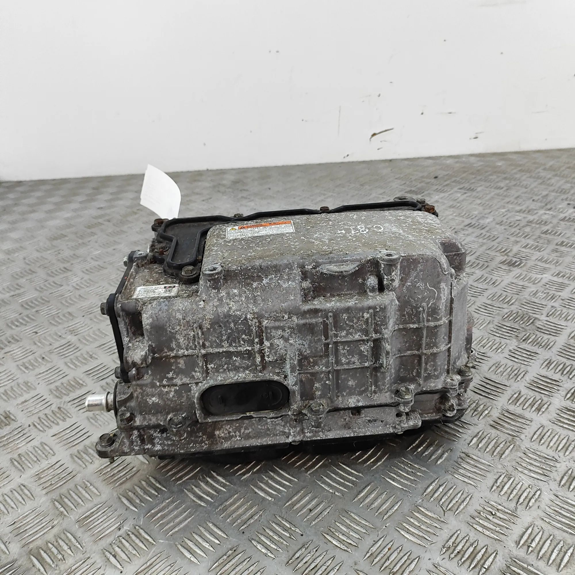 Toyota Auris Voolukonverter 12v-230v G9200-76030 Inverter TOYOTA AURIS (TOURING SPOR...