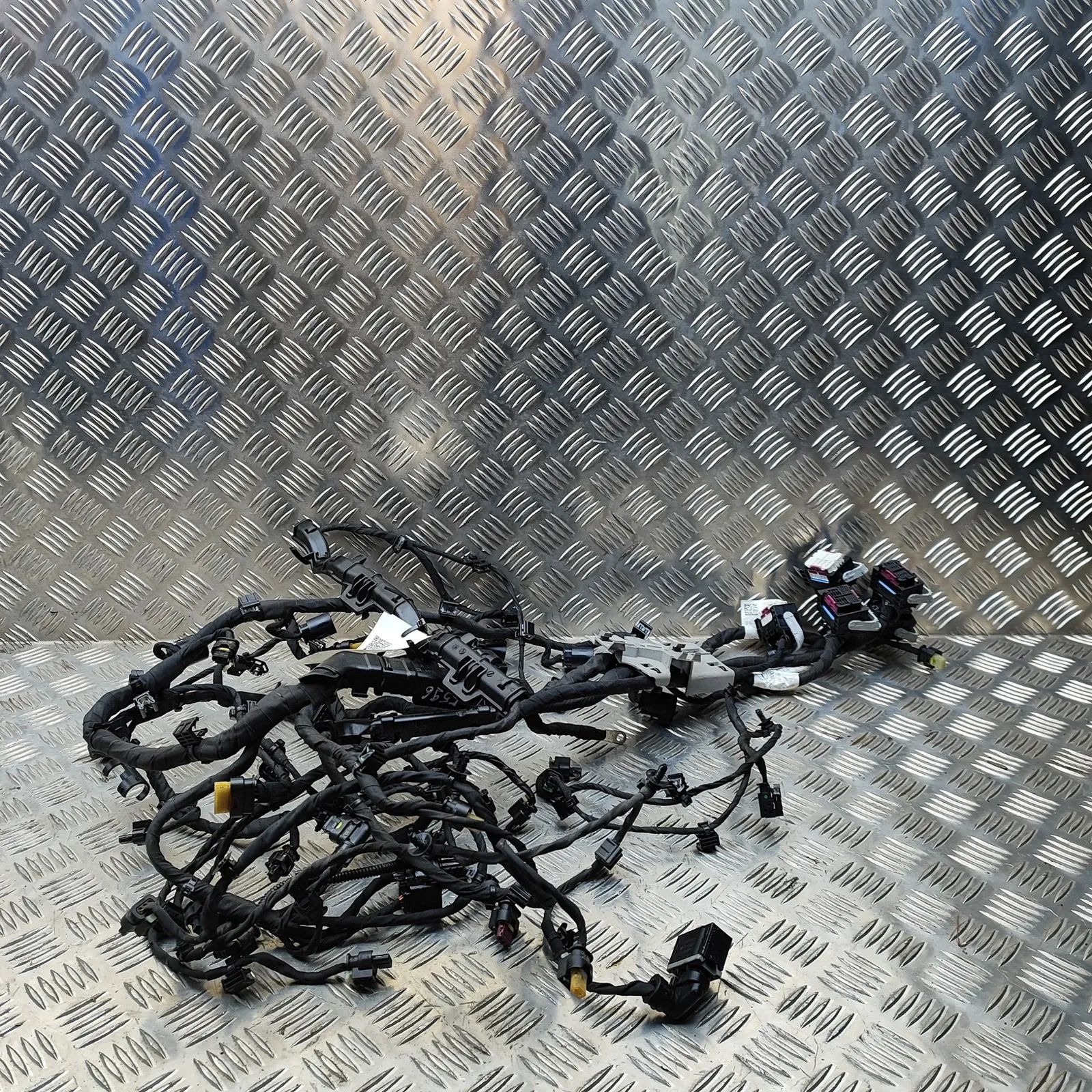 Mercedes-Benz GLE (W167) Engine Cable Harness A2561502901, A2561505601, A2561504701 Engine Ca...
