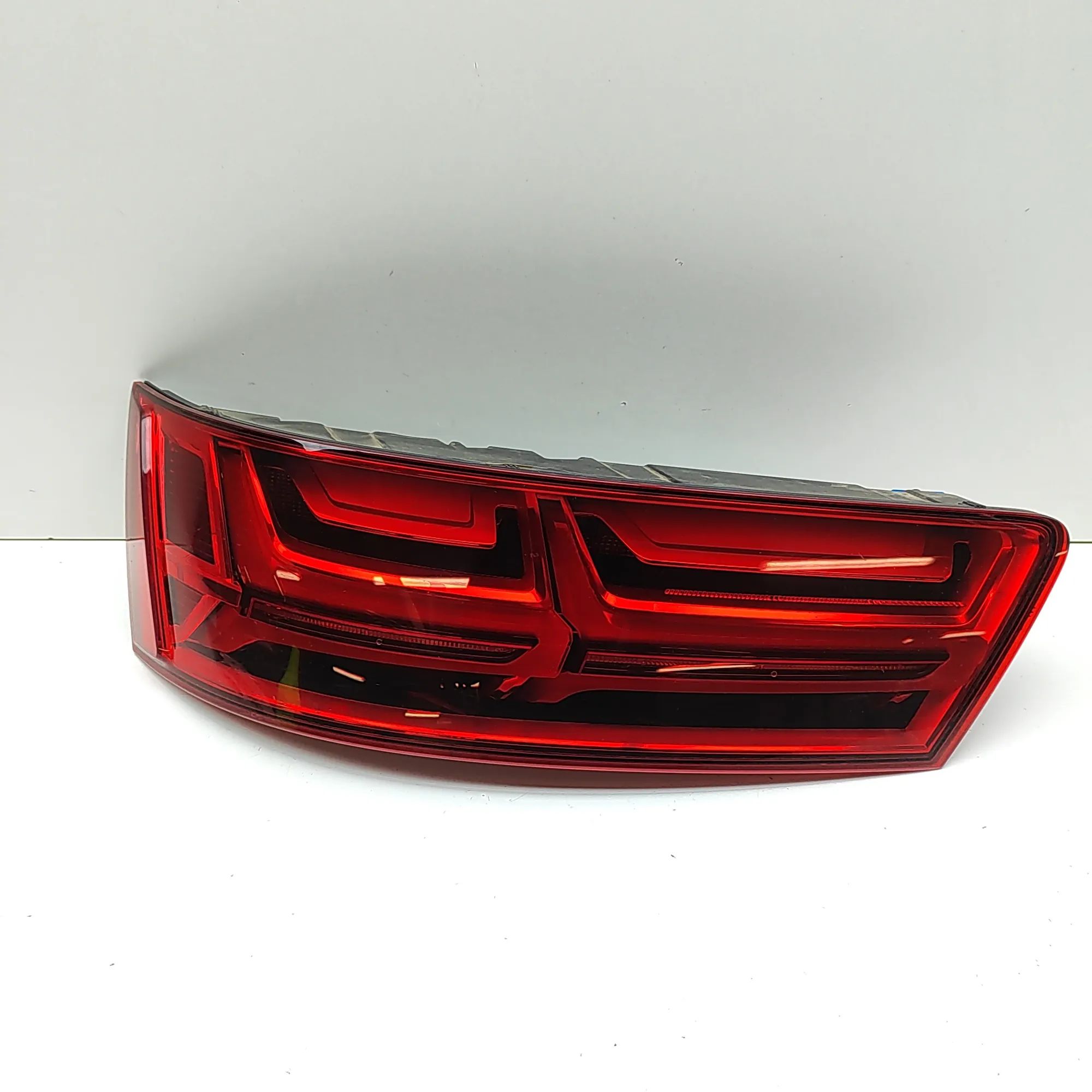 Audi Q7 (4M) Rear Left Tail Light 4M0945093M Rear Left Tail Light AUDI Q7 (4M) (2...