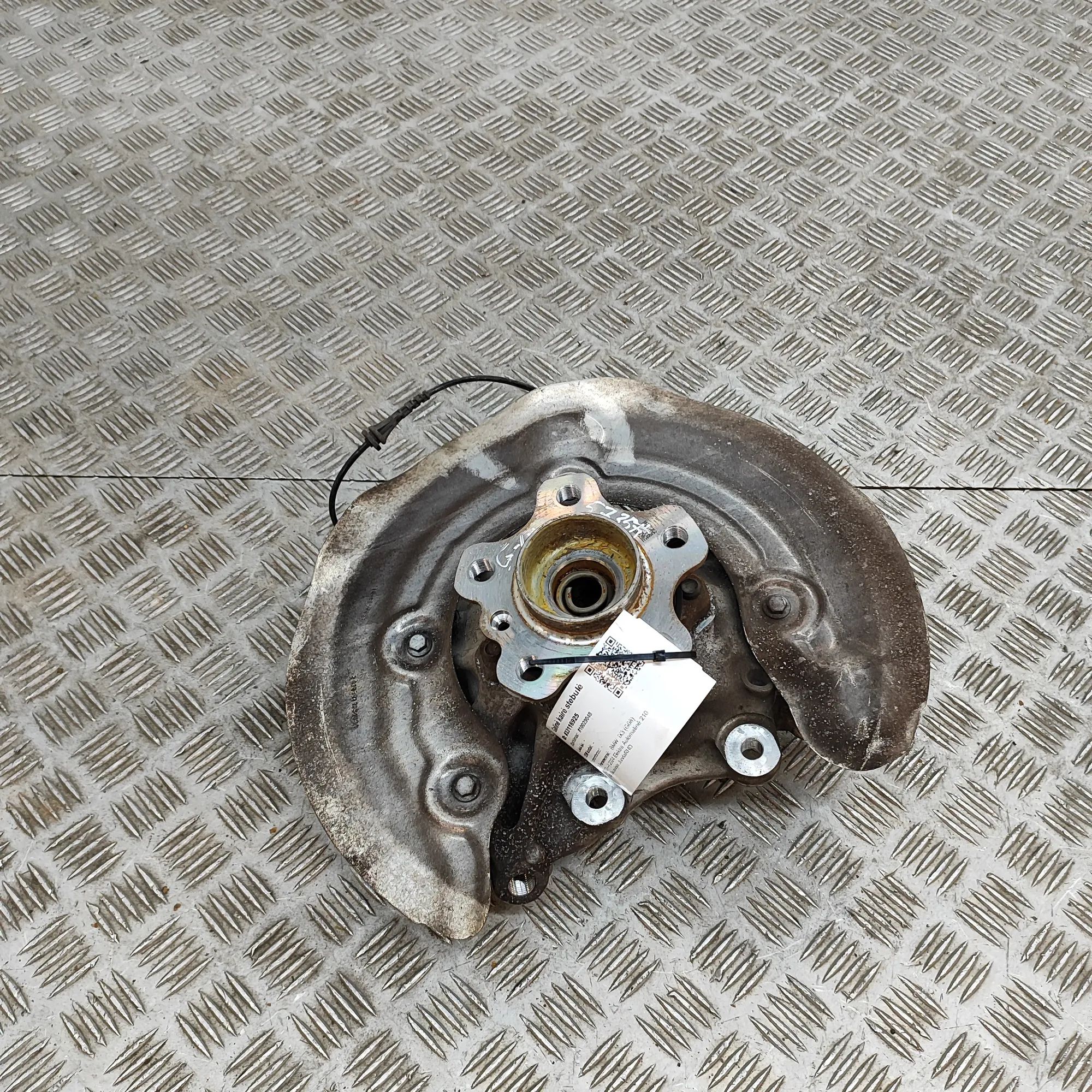 BMW X3 / iX3 (G01) Rear Left Wheel Hub Spindle 6886951 Rear Left Wheel Hub Spindle BMW IX3 (G0...