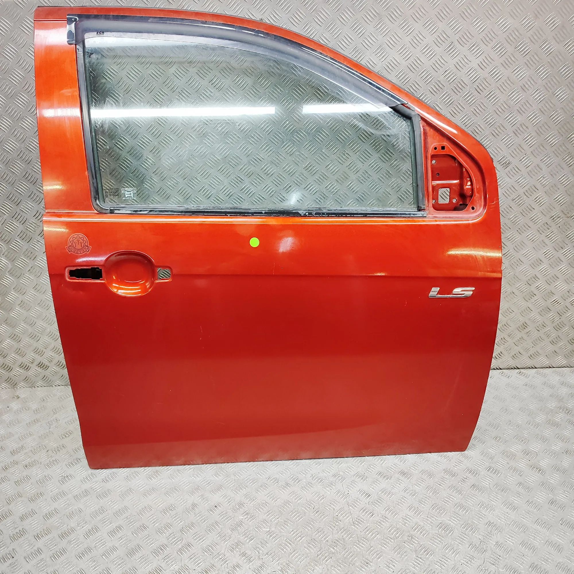 Isuzu D-Max Front Right Door 8-98268-839-1, 8982688391 Front Right Door ISUZ...