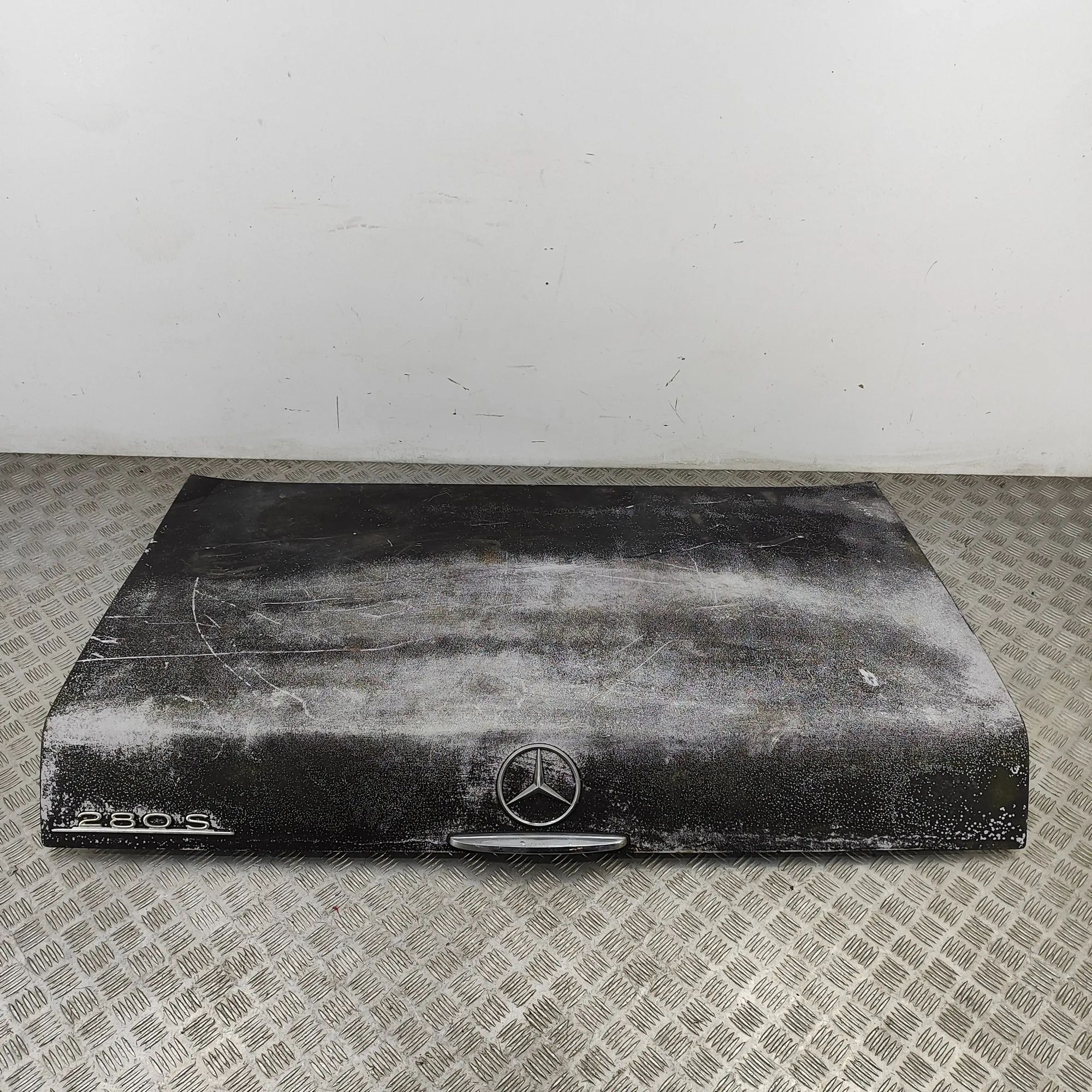 Mercedes-Benz 200 - 280 (W114, W115) Tailgate Bootlid A1087500075 Tailgate Bootlid MERCEDES-BENZ S-CL...