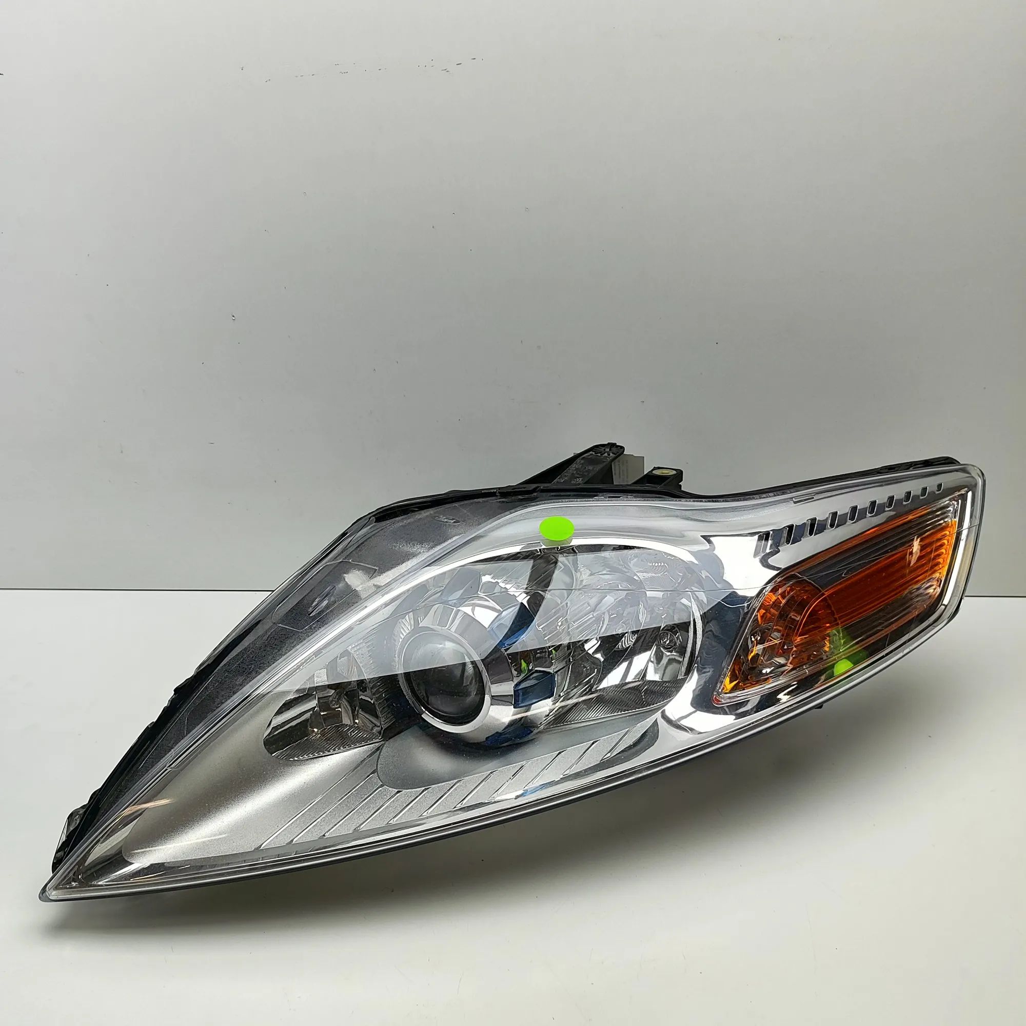 Ford Mondeo Front Left Headlight BS71-13006-AF, BS7113006AF Front Left Headlight...