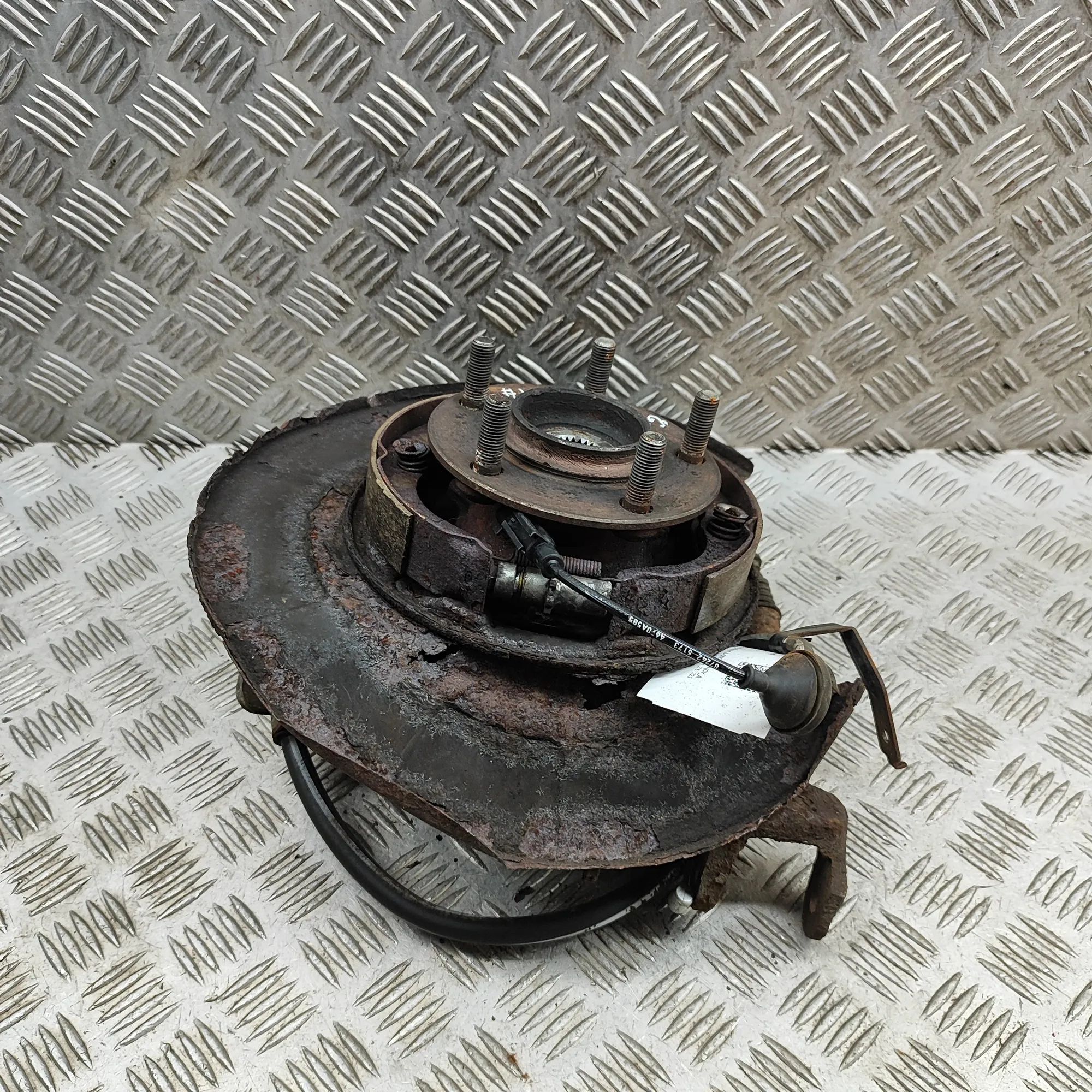 Mitsubishi Lancer Rear Left Wheel Hub Spindle 3770A009 Rear Left Wheel Hub Spindle MITSUBISHI...