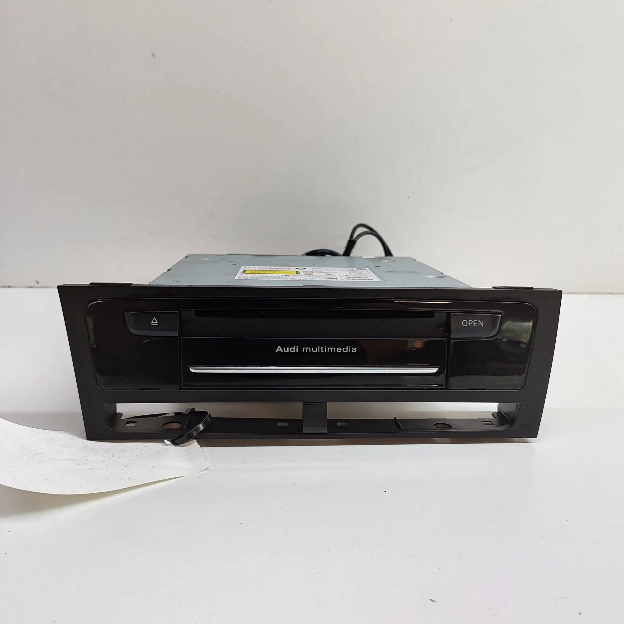 Audi Q5 (8R) Music Navi CD Radio Player Head Unit 8R1035746G Music Navi CD Radio Player Head Unit...