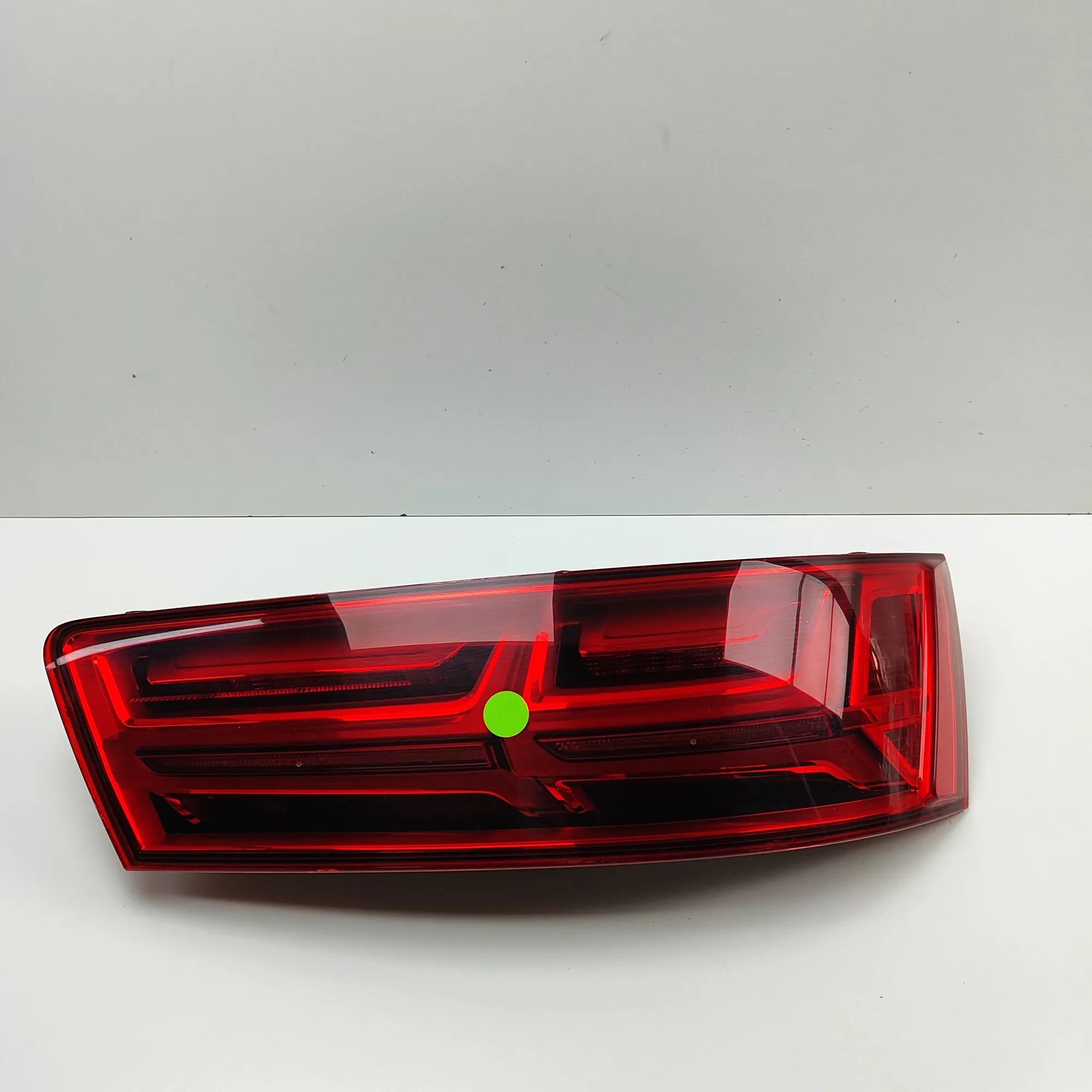 Audi Q7 (4M) Rear Right Tail Light 4M0945094E Rear Right Tail Light AUDI Q7 (4M) (...