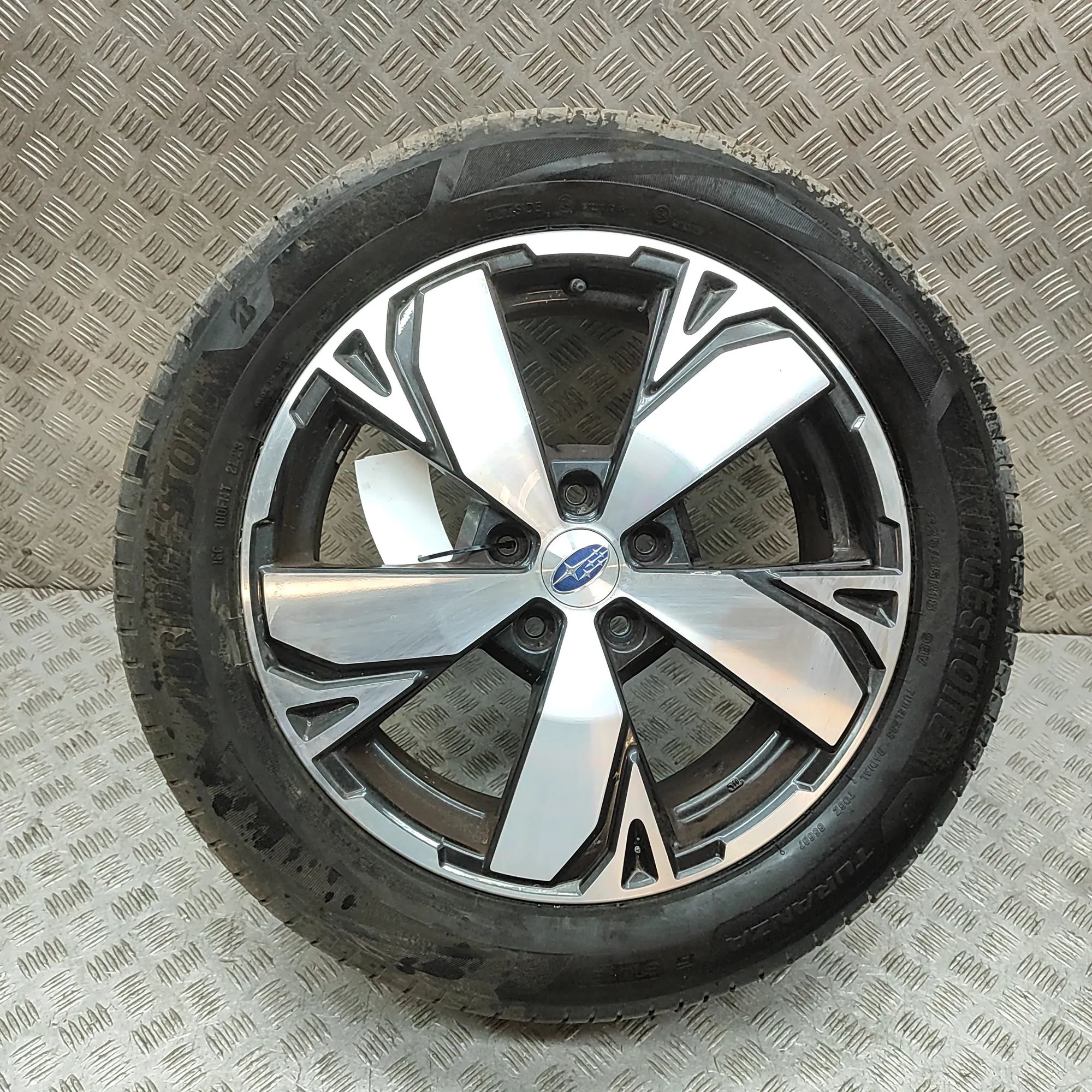 Subaru Forester Alloy Wheel 28111-SJ070 Alloy Wheel SUBARU FORESTER (V SK_)...