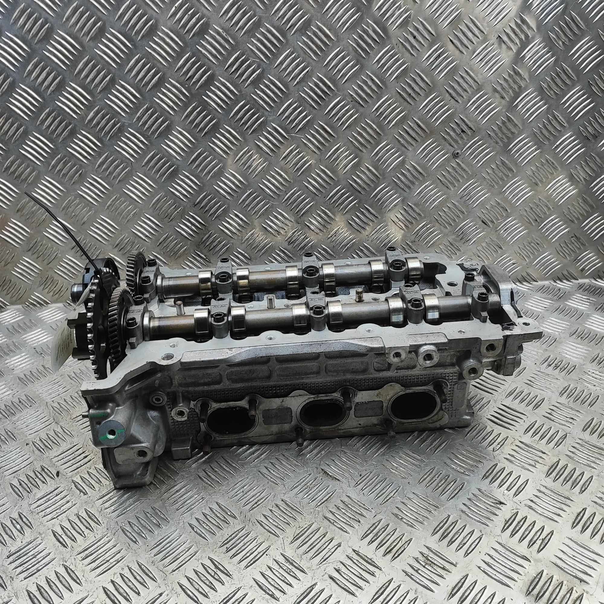 Jeep Grand Cherokee (WK) Engine Cylinder Head 90352085F Engine Cylinder Head JEEP GRAND CHERO...