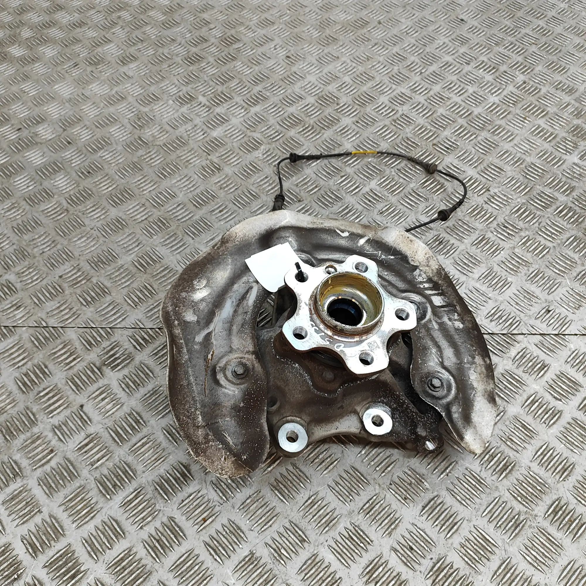 BMW X3 / iX3 (G01) Rear Right Wheel Hub 6886952 Rear Right Wheel Hub BMW IX3 (G08) (202...