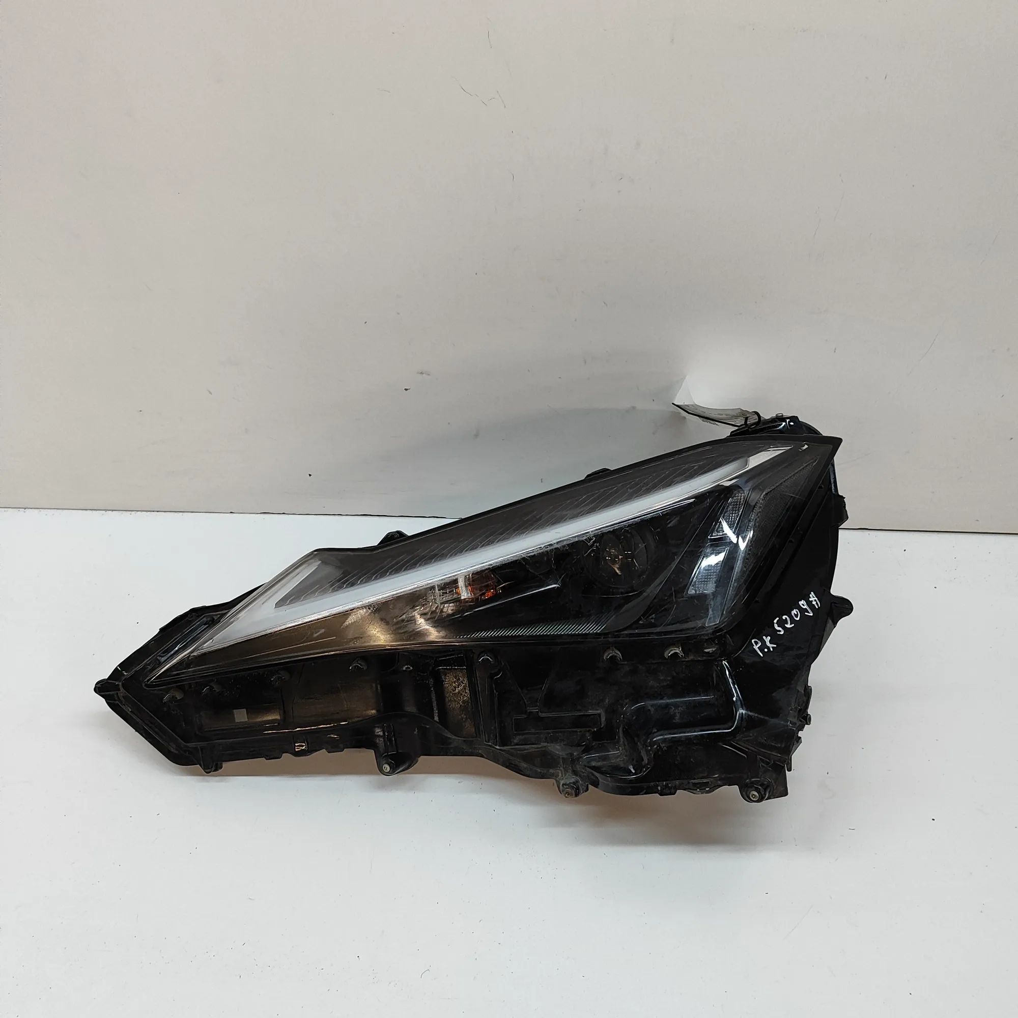 Lexus UX Front Left Headlight 81185-76260, 81185-76331 Front Left Headlight L...