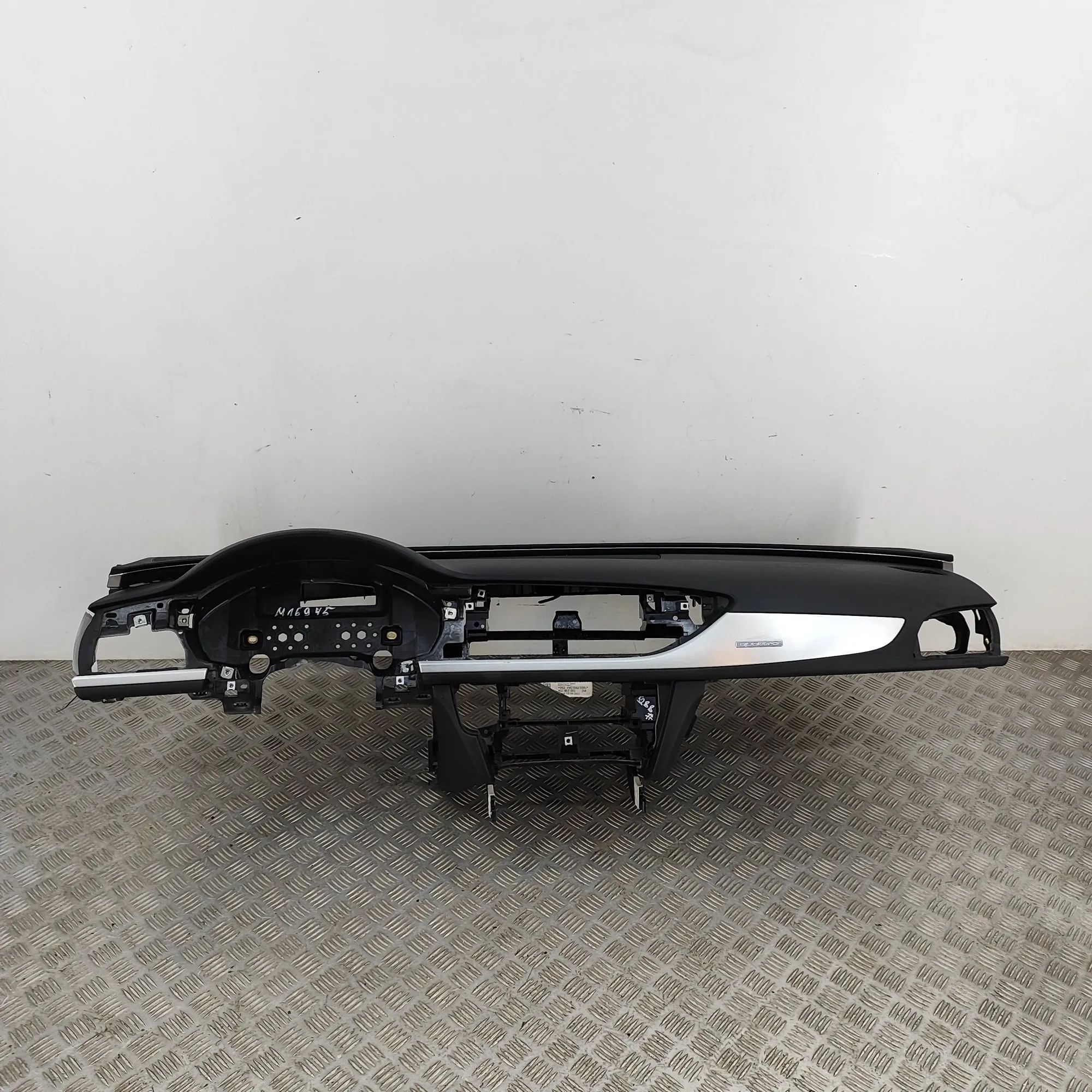 Audi A6 (C7) Dashboard 4G1857001 Dashboard AUDI A6 (Avant 4G5, C7, 4GD...