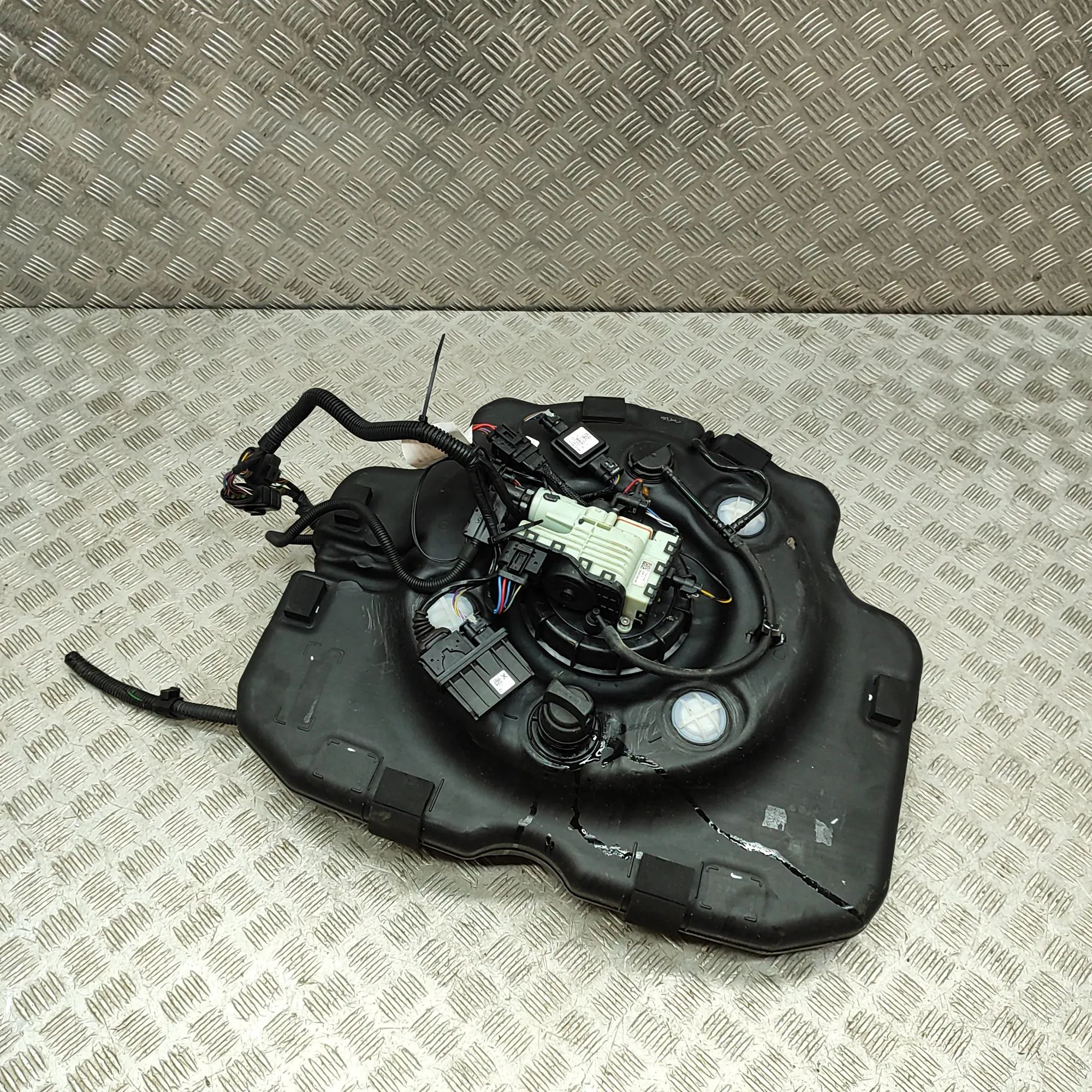 Volkswagen Touareg Adblue бачок F01C190140, F01C380095, 0928404016, 7P0131878 A...