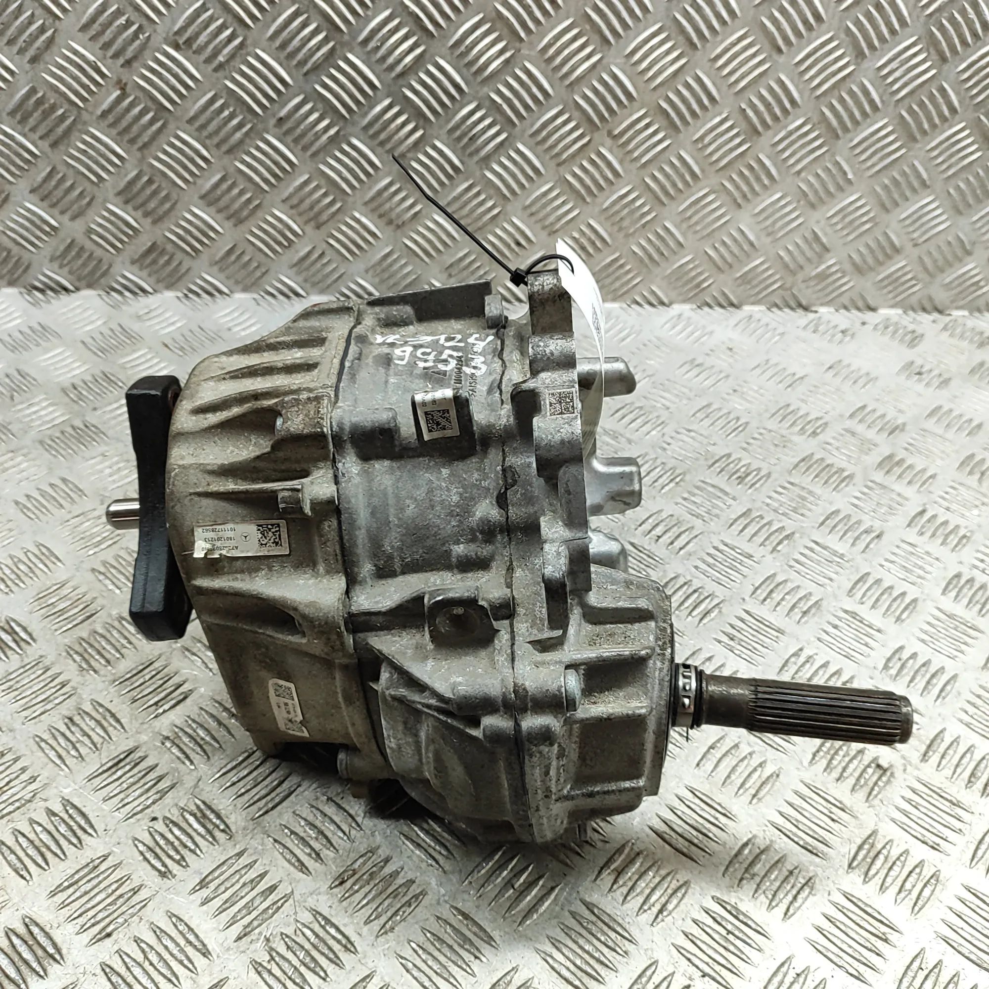 Mercedes-Benz A (W176) Jakovaihteisto M0042941, A7252802600 Transfer Box MERCEDES-BEN...